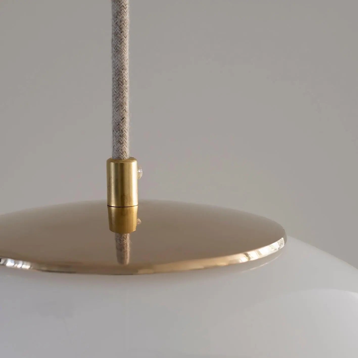 Lampa wisząca BIAŁA KULA nikiel – szkło
