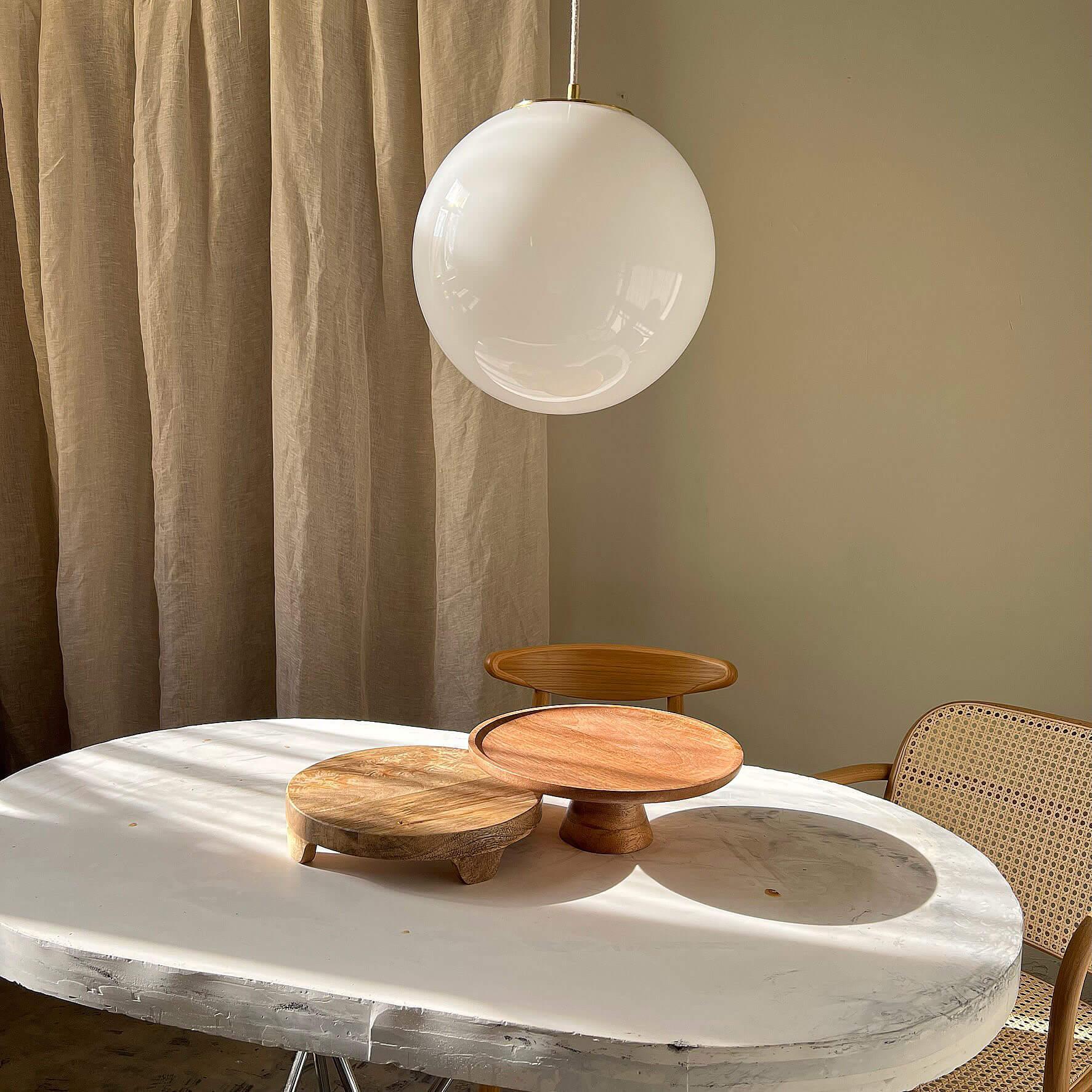 Lampa wisząca BIAŁA KULA nikiel Embassy Interiors Eye on Design