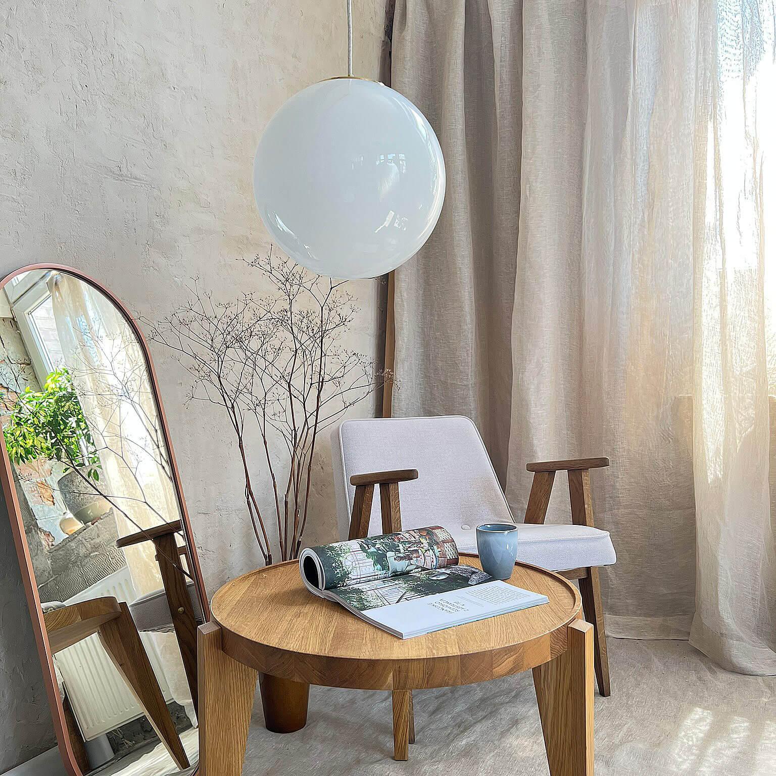 Lampa wisząca BIAŁA KULA nikiel Embassy Interiors Eye on Design