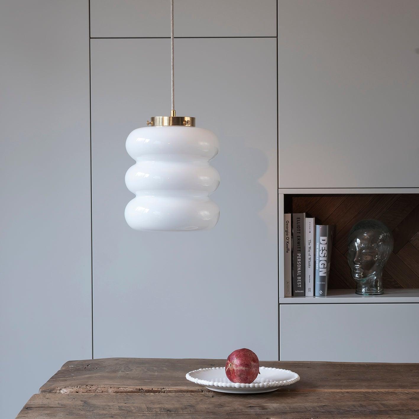 Lampa wisząca BIBE mosiężny Embassy Interiors Eye on Design