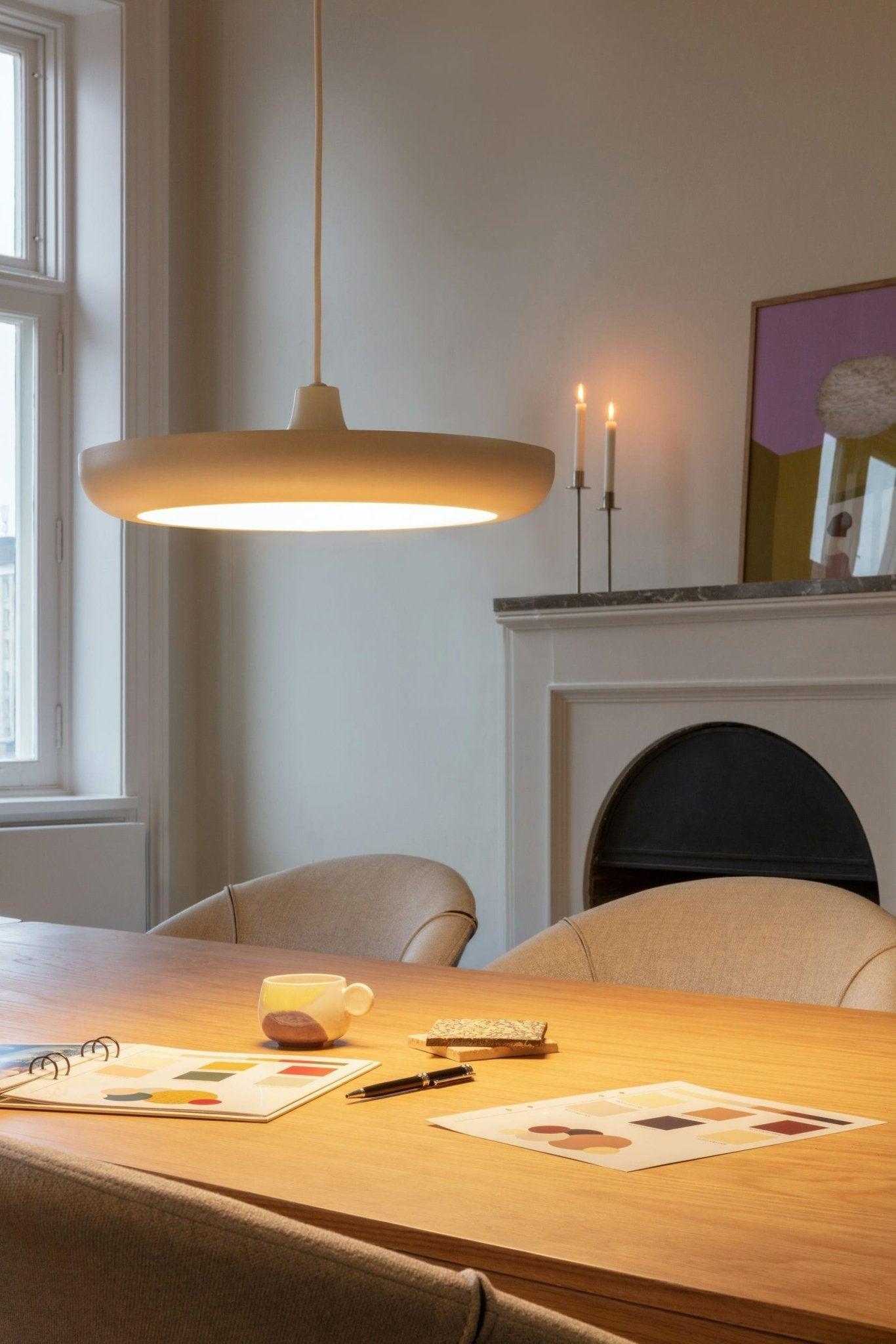 Lampa wisząca CASSINI biały UMAGE Eye on Design