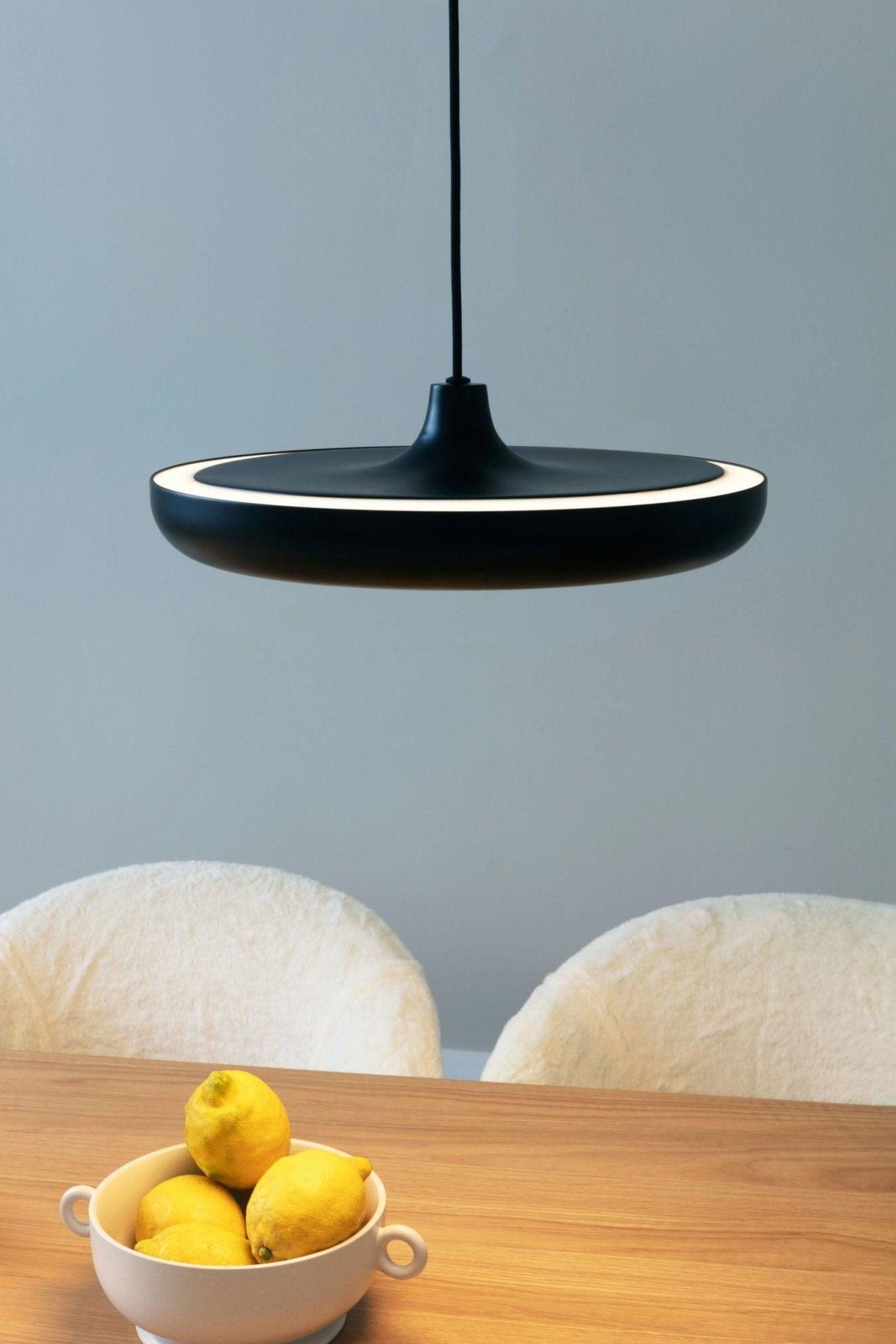 Lampa wisząca CASSINI czarny UMAGE Eye on Design