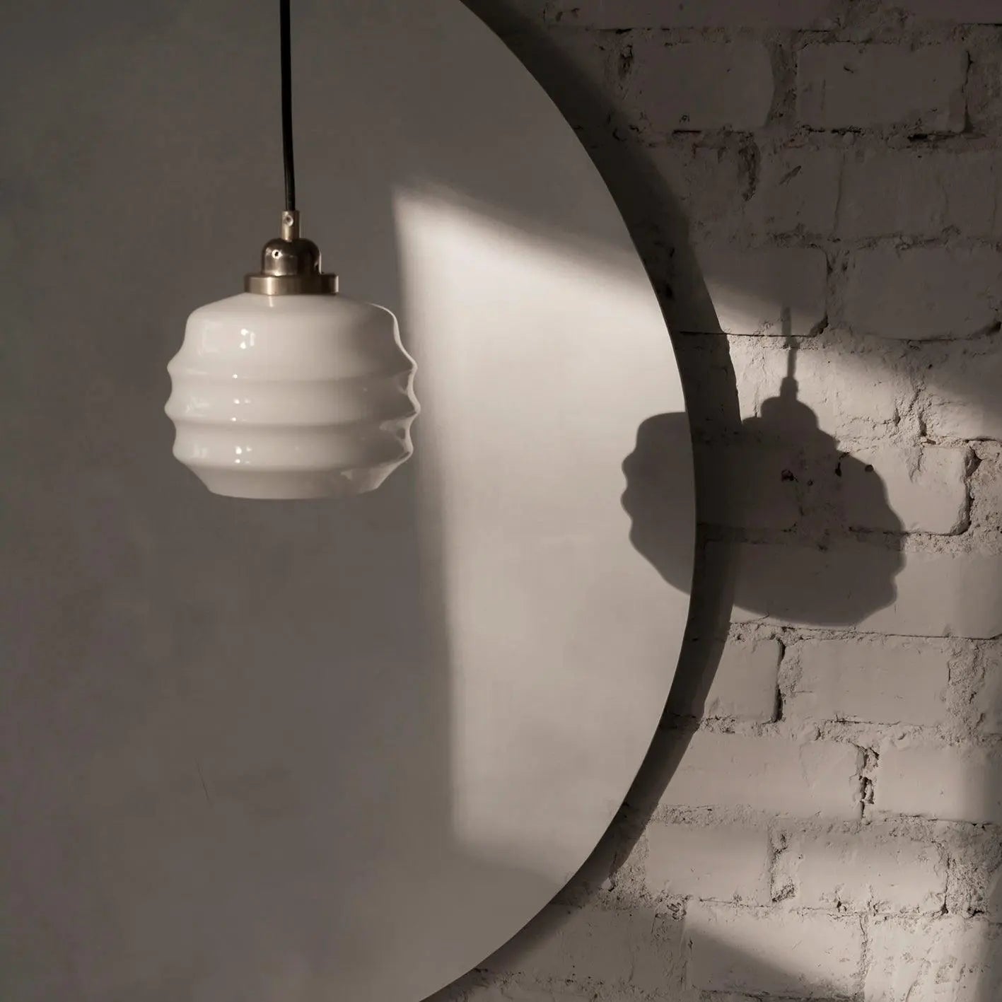 Lampa wisząca MAŁY UL mosiężny – Embassy Interiors