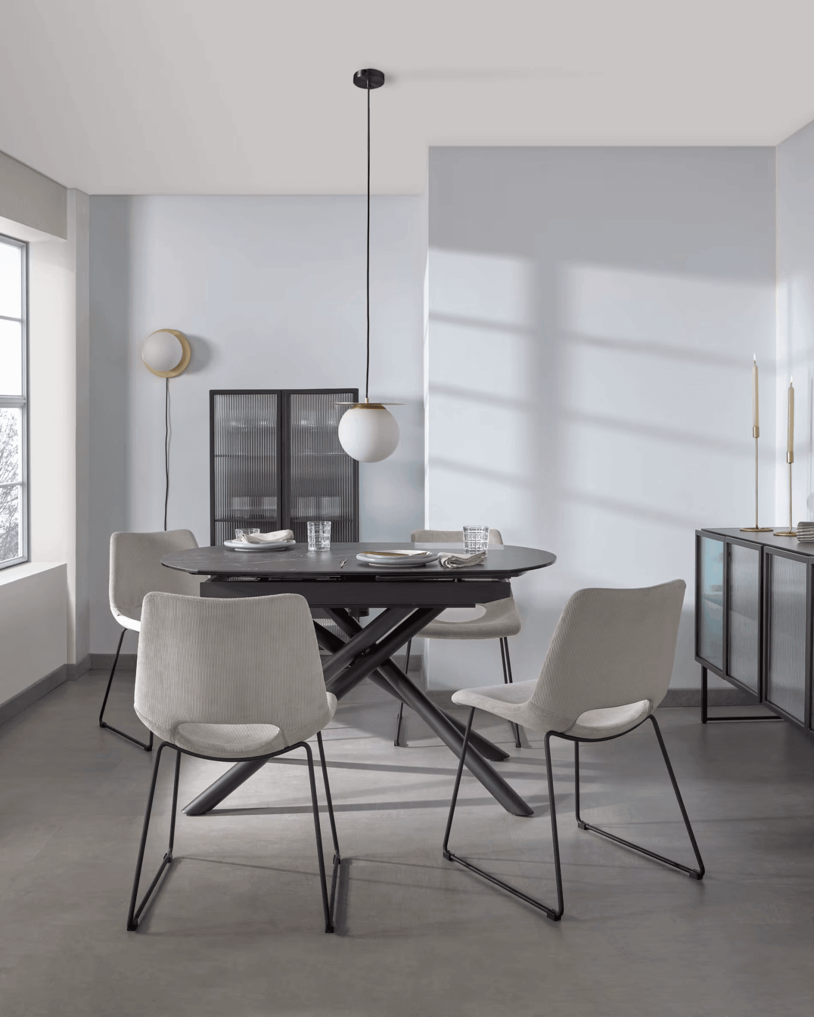 Lampa wisząca MANZ mosiężny La Forma Eye on Design