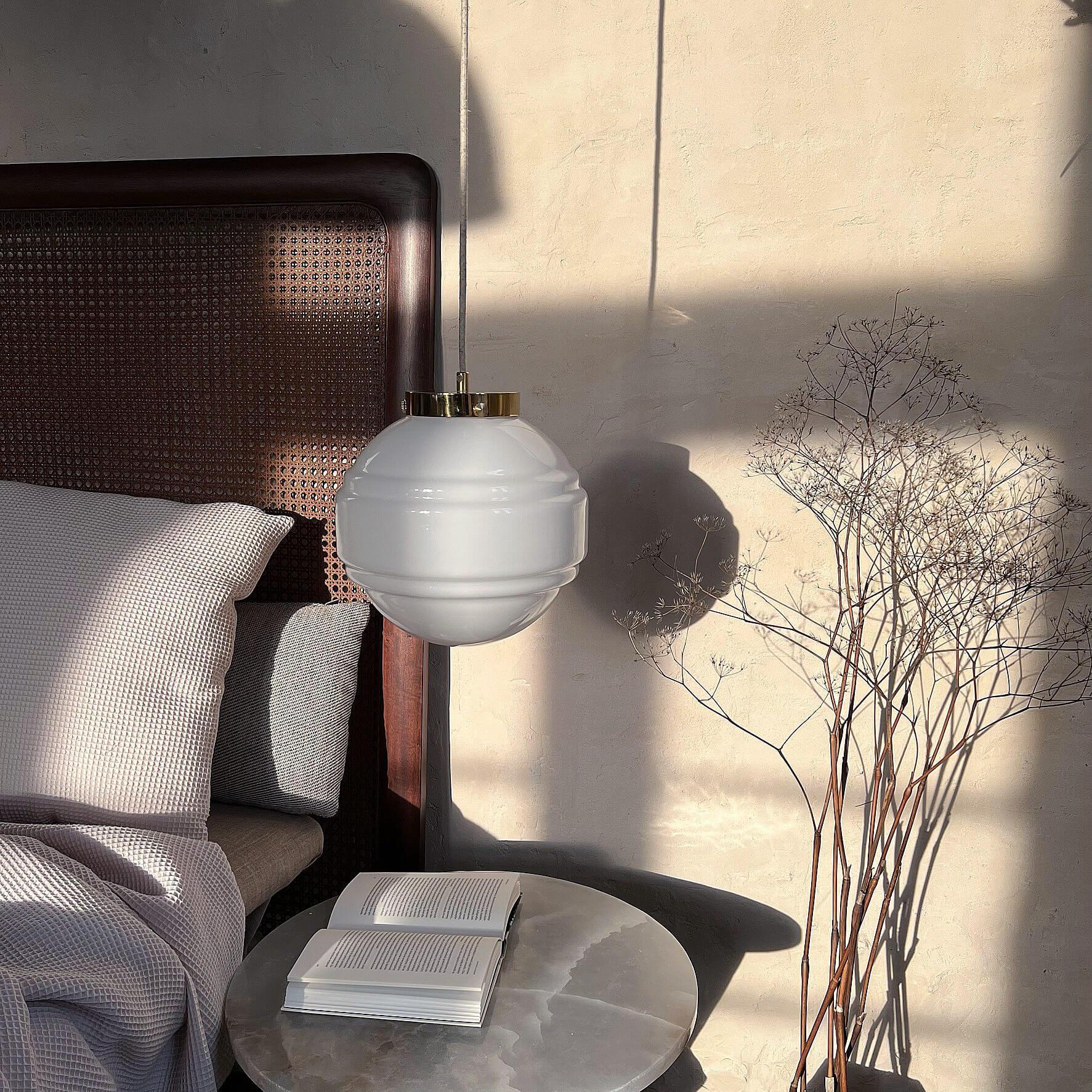 Lampa wisząca SATURN mosiężny Embassy Interiors Eye on Design