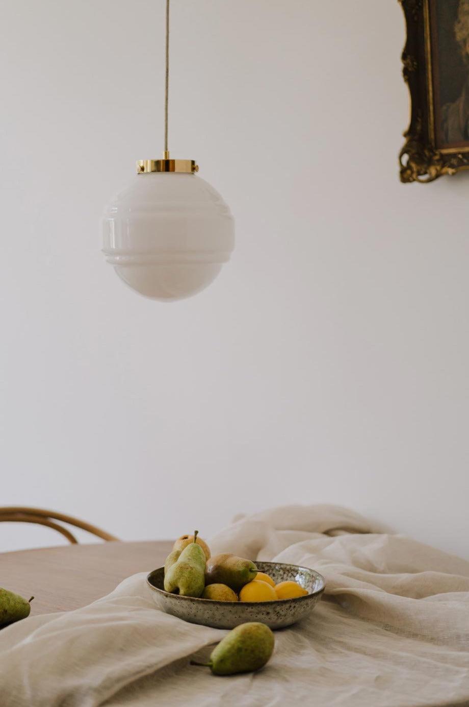 Lampa wisząca SATURN mosiężny Embassy Interiors Eye on Design