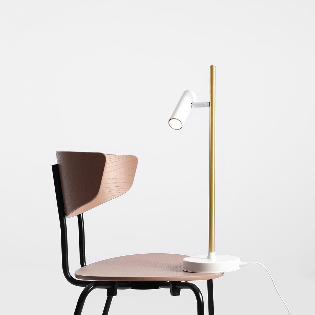 Lampka biurkowa TREVO biały z mosiężnym wykończeniem Artera Eye on Design
