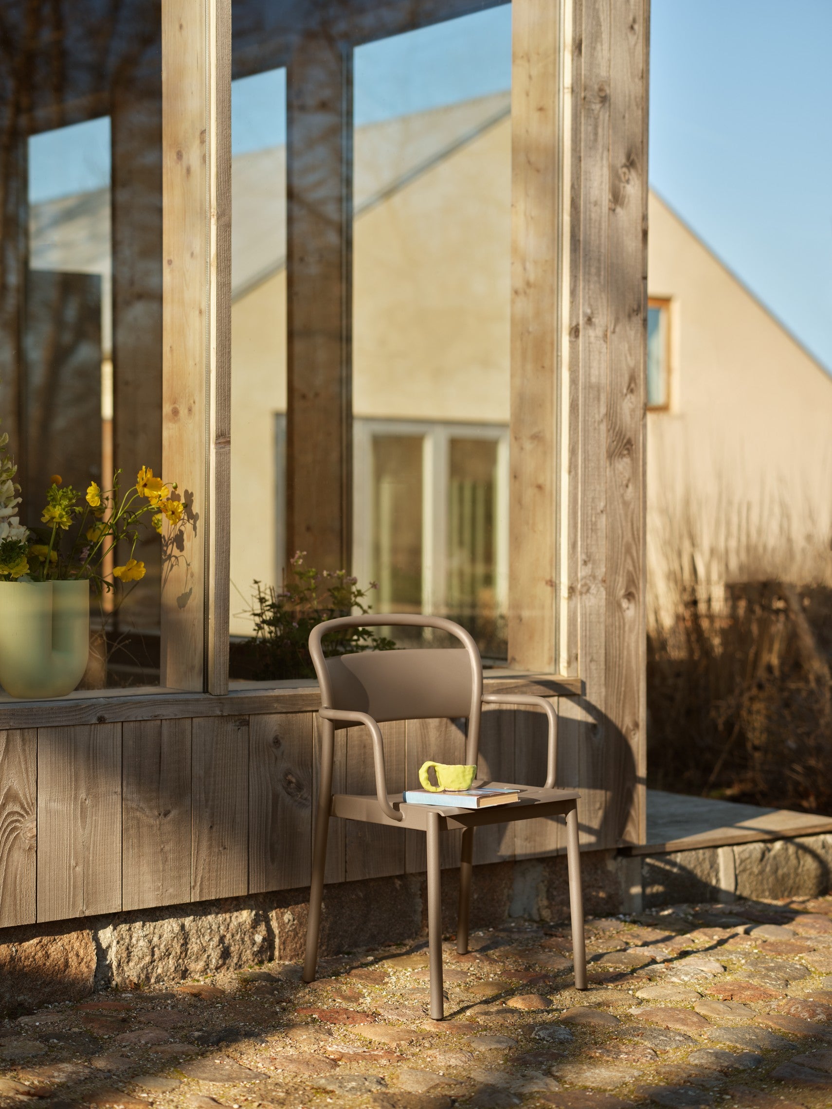 LINEAR taupe outdoor armchair steel