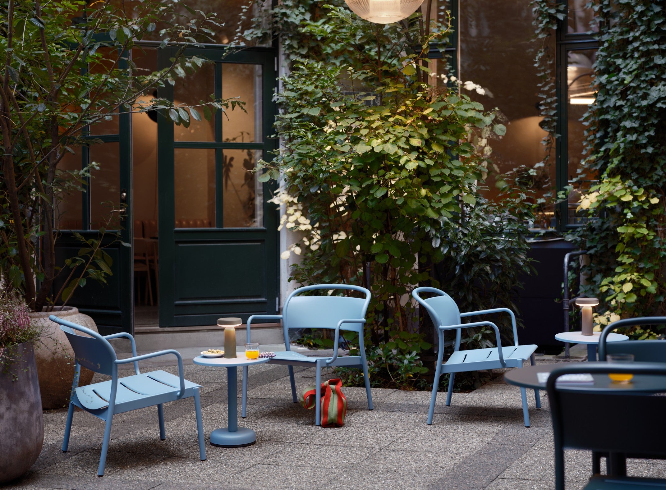 LINEAR Outdoor Armchair Blue Steel