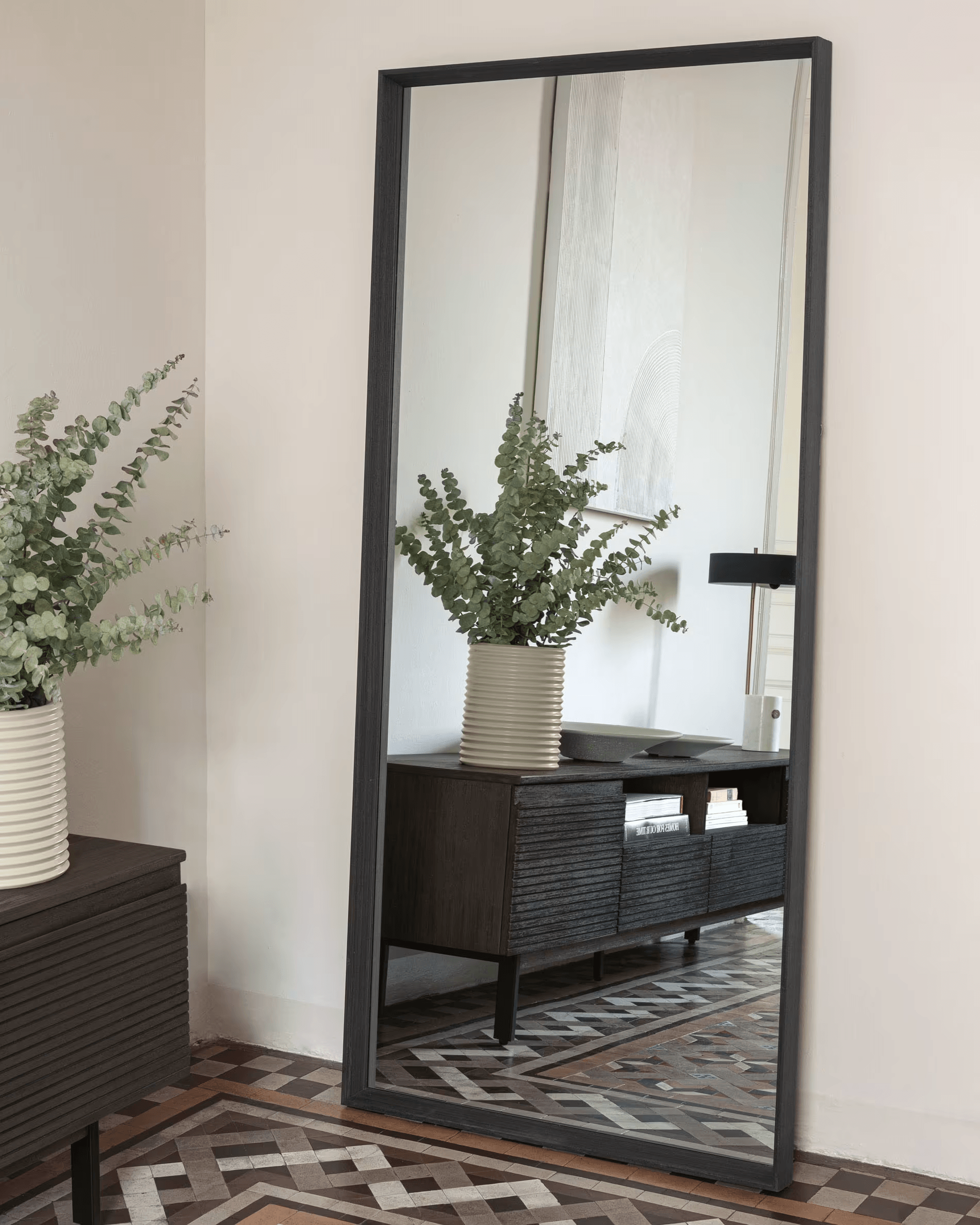 Lustro NERINA czarny – Kave Home
