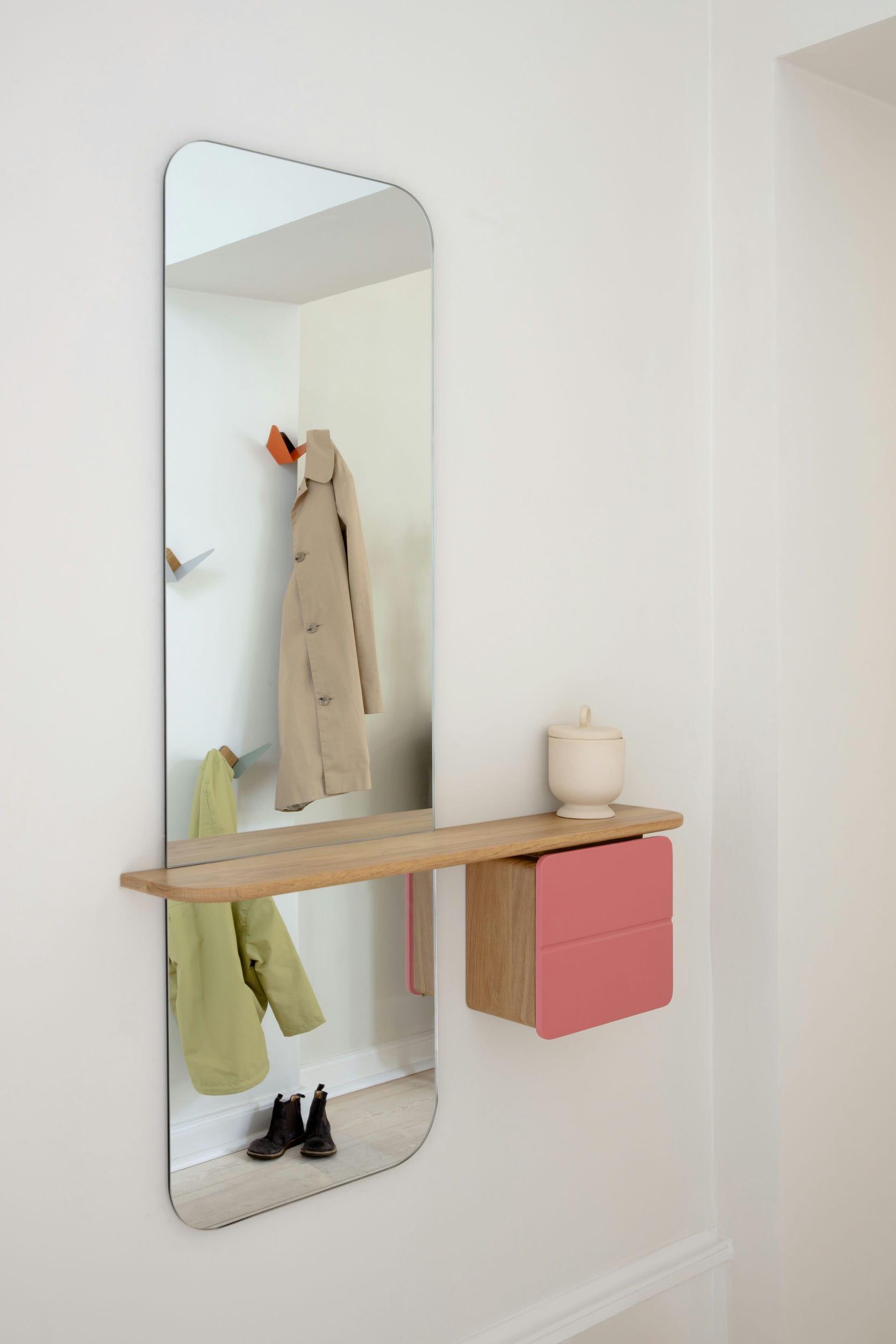 Lustro ONE MORE LOOK różowy z dębem UMAGE Eye on Design