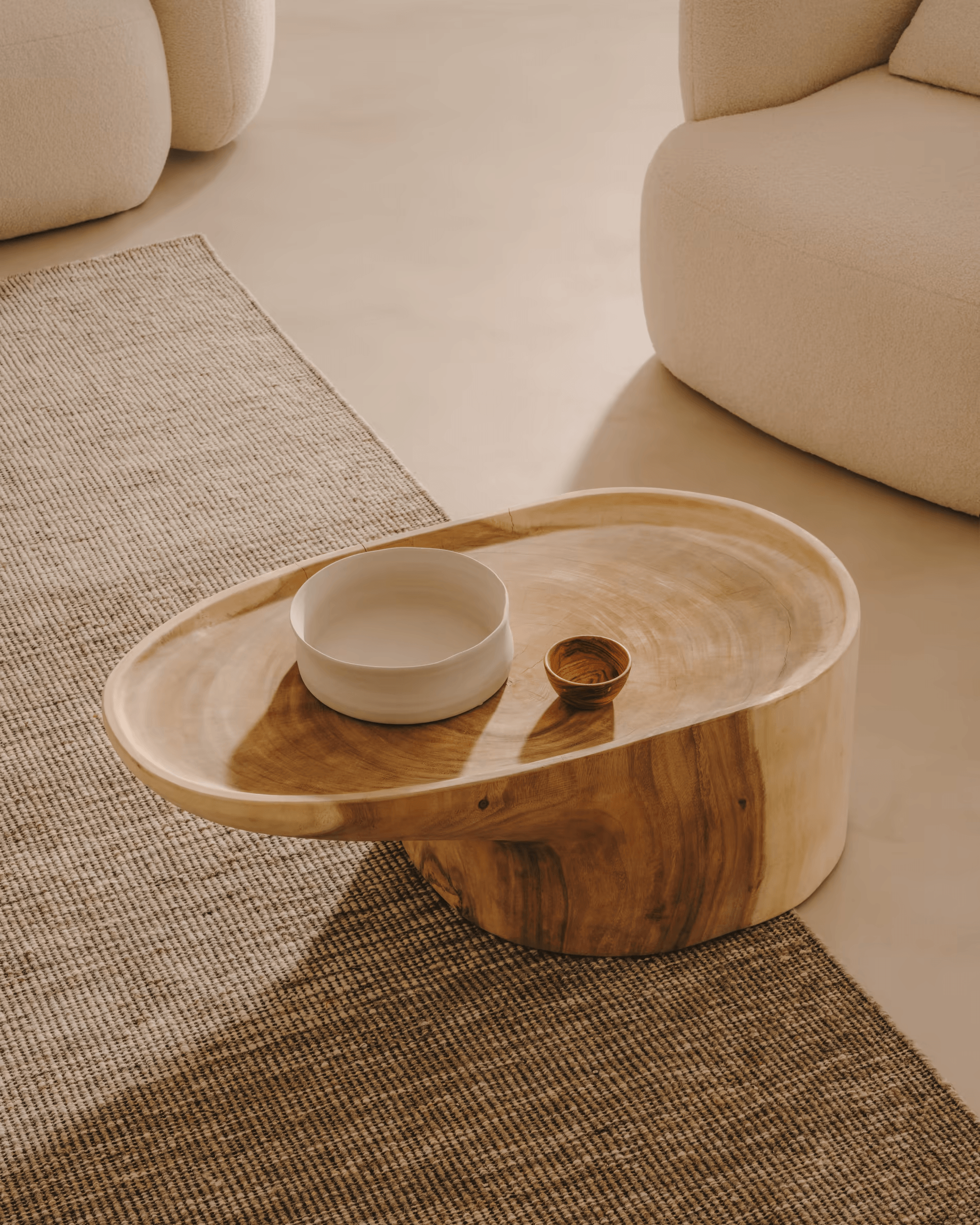 Stolik kawowy MOSI lite drewno mungur La Forma Eye on Design