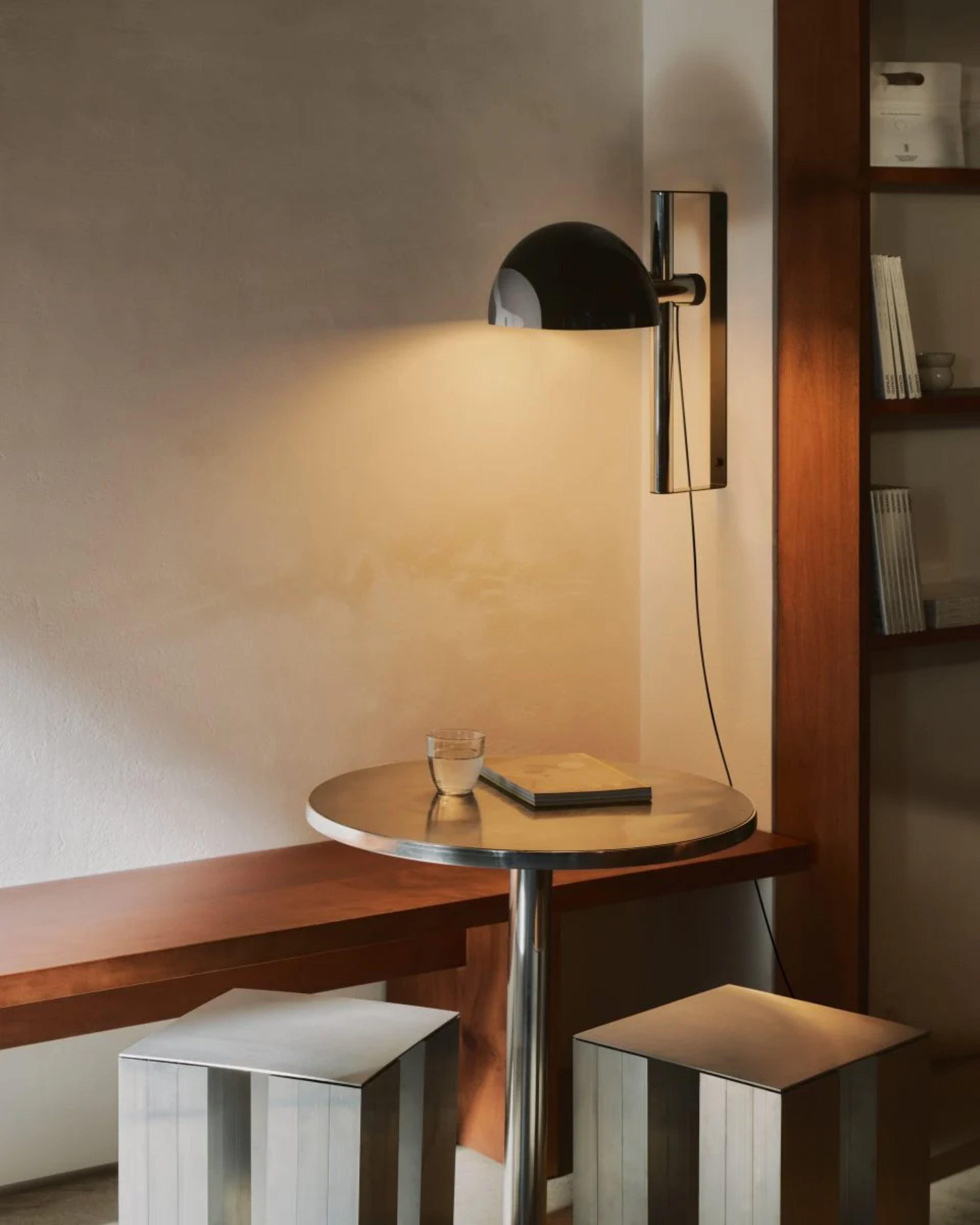 Lampa ścienna regulowana LAURO czarny klosz z ciemnobrązową podstawą