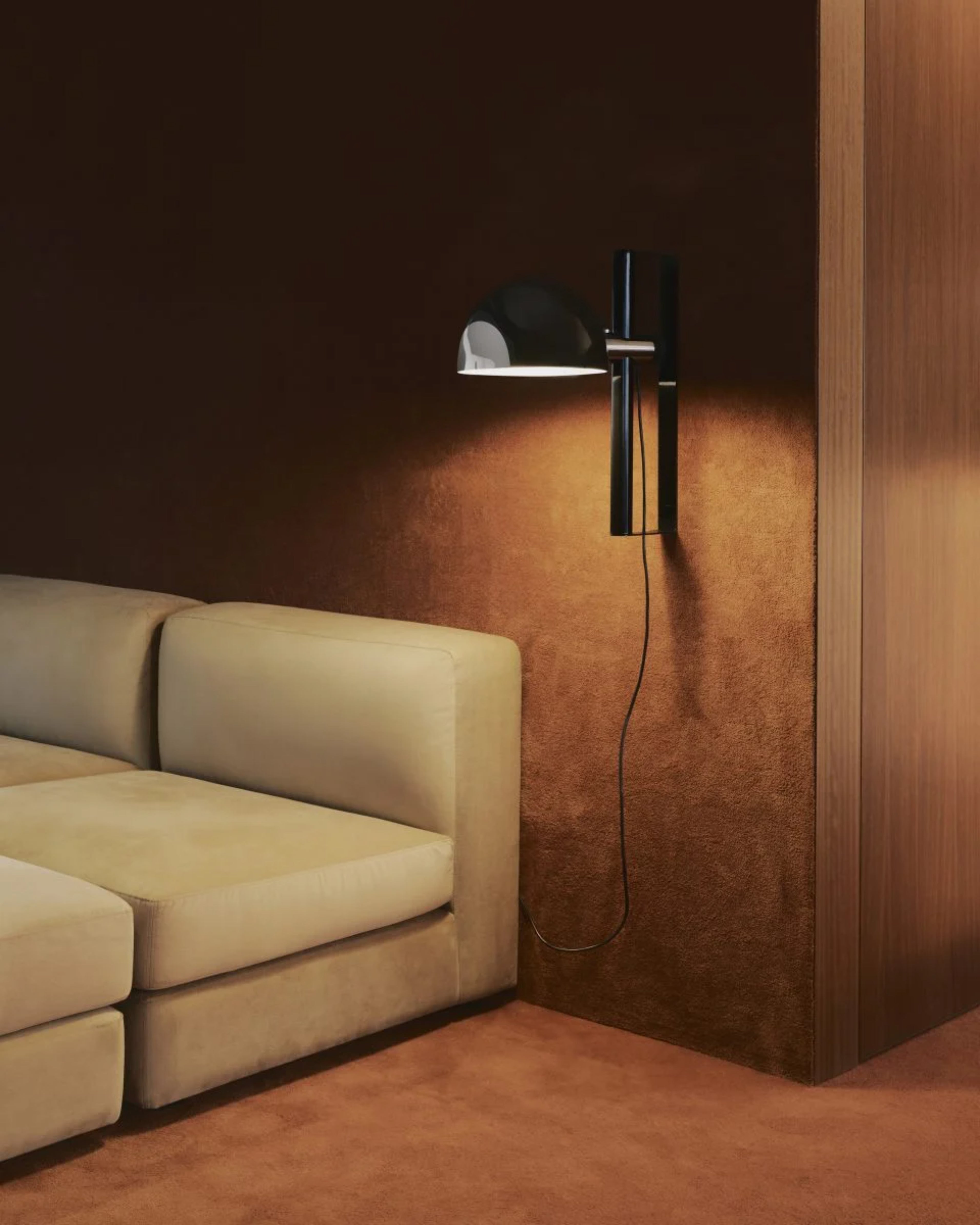 Lampa ścienna regulowana LAURO czarny klosz z ciemnobrązową podstawą