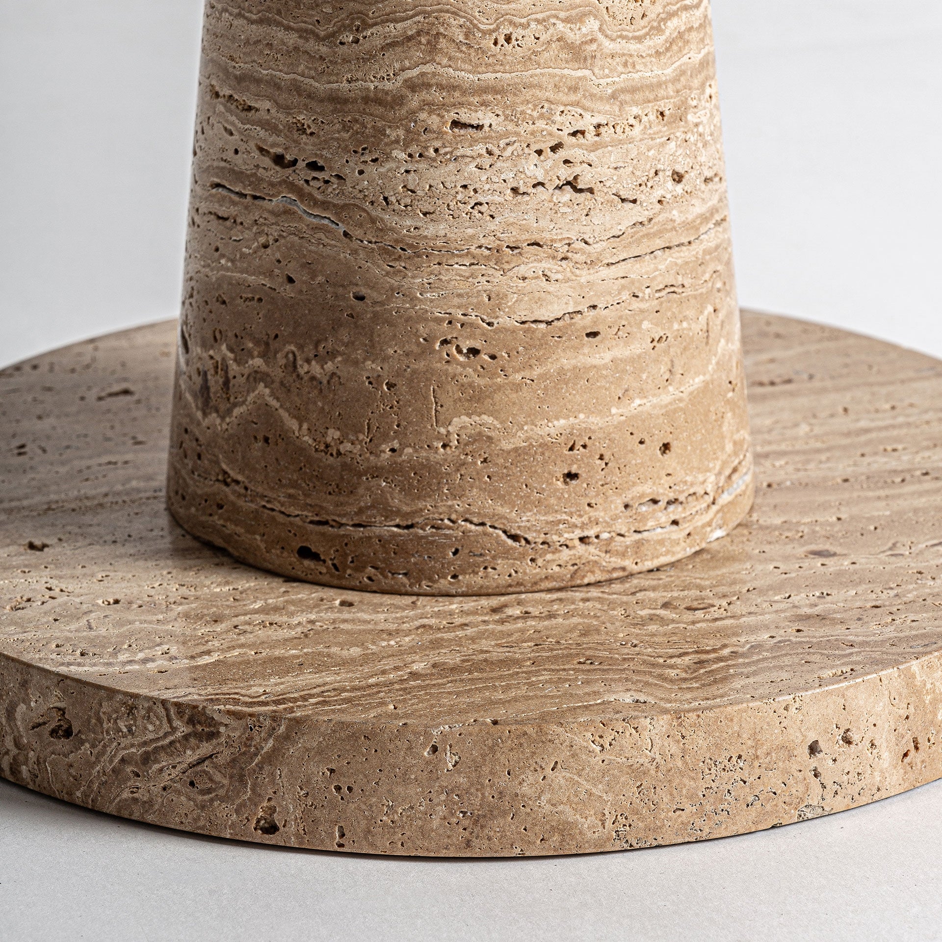 Beistelltisch RUST beige Marmor mit metallischer Oberfläche