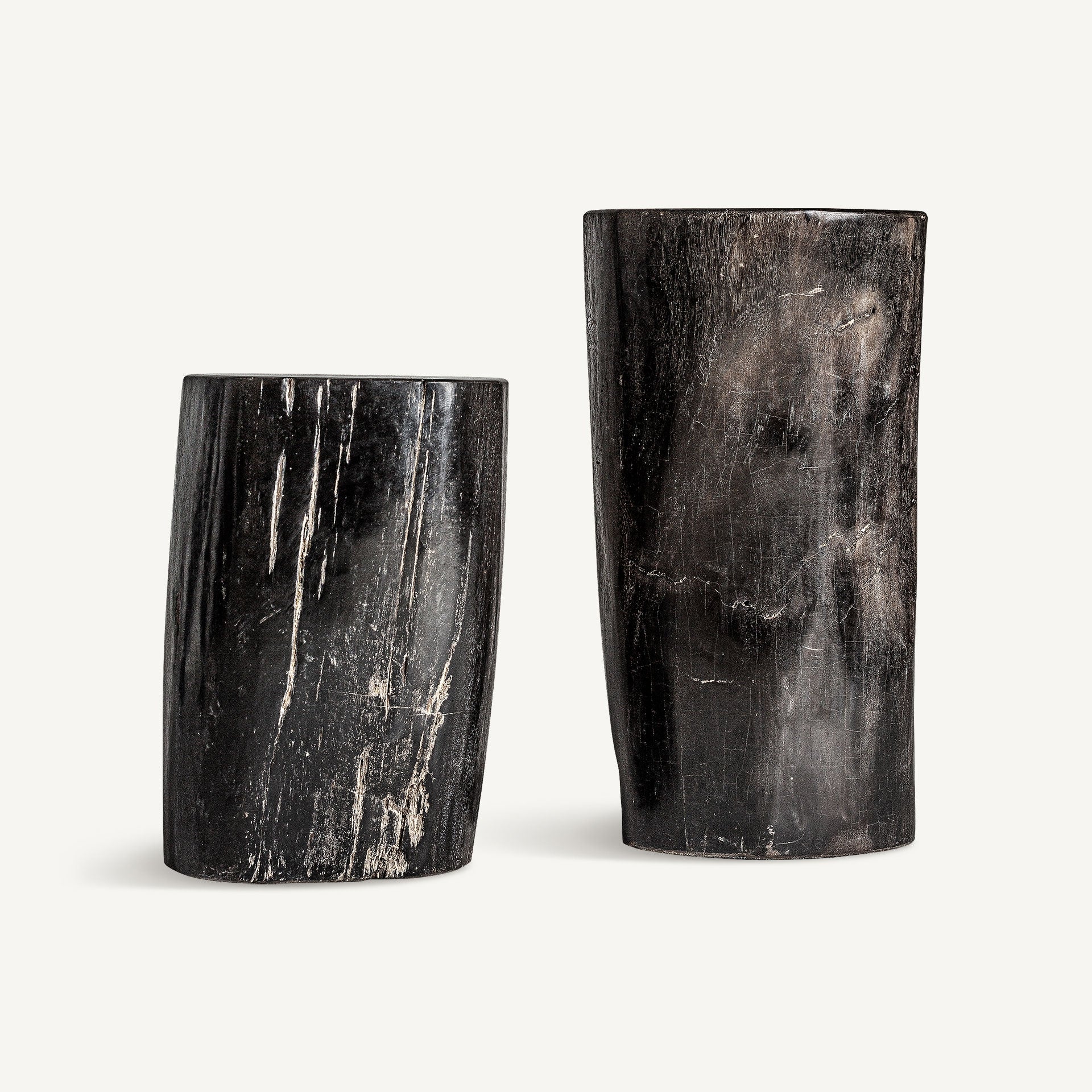 Beistelltisch TELTI schwarzes, versteinertes Holz