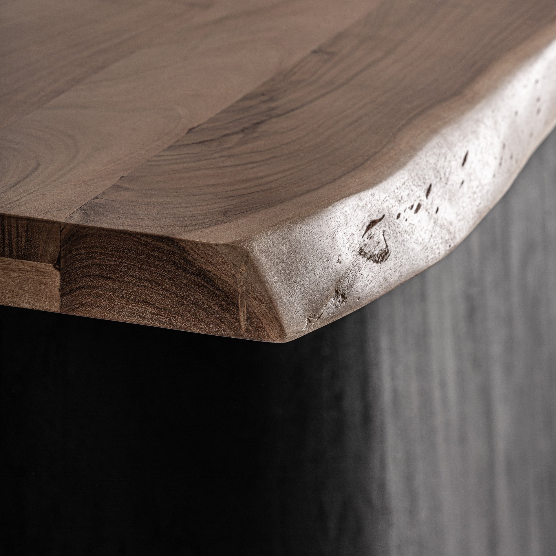 KNAITH Acacia Wood Table