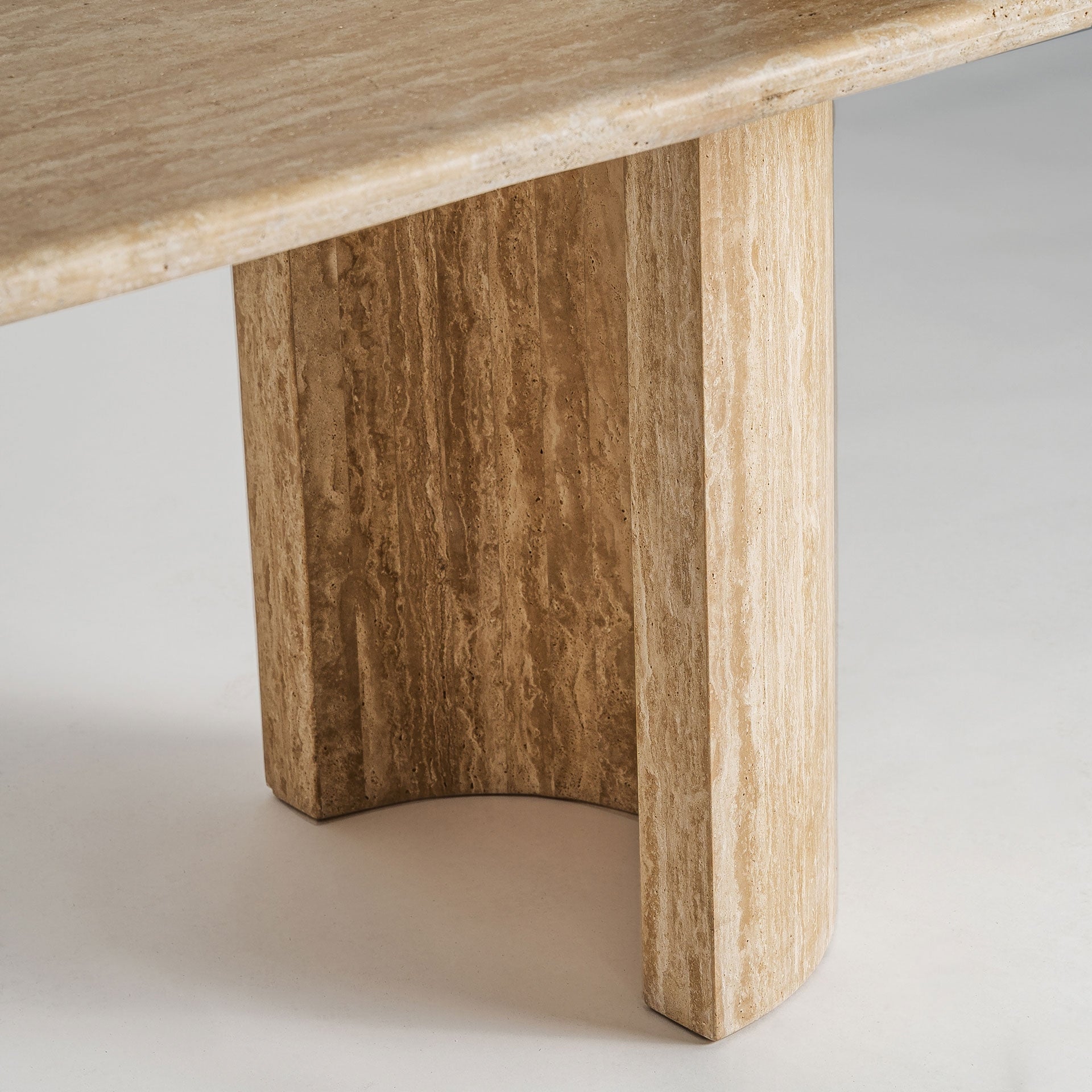 Ovaler Tisch THIENNES beige Travertin