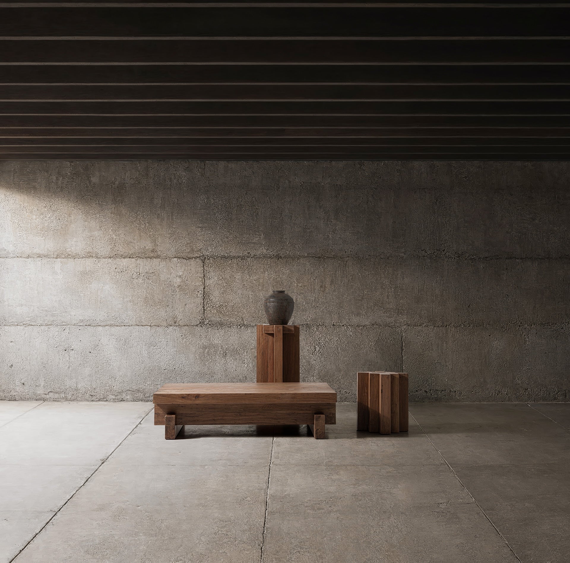 Kaffeetisch BRUTALIST aus recyceltem Holz