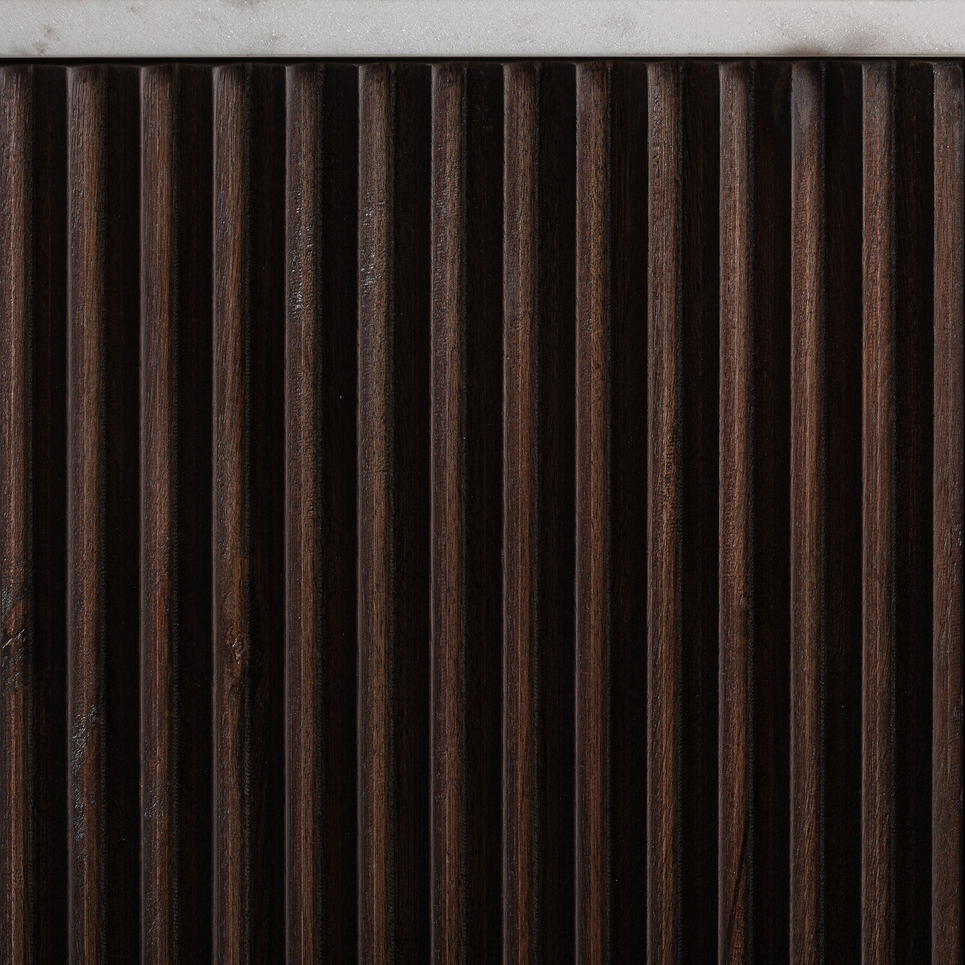 RTV-Sideboard CENVES aus Mangoholz mit Marmorplatte