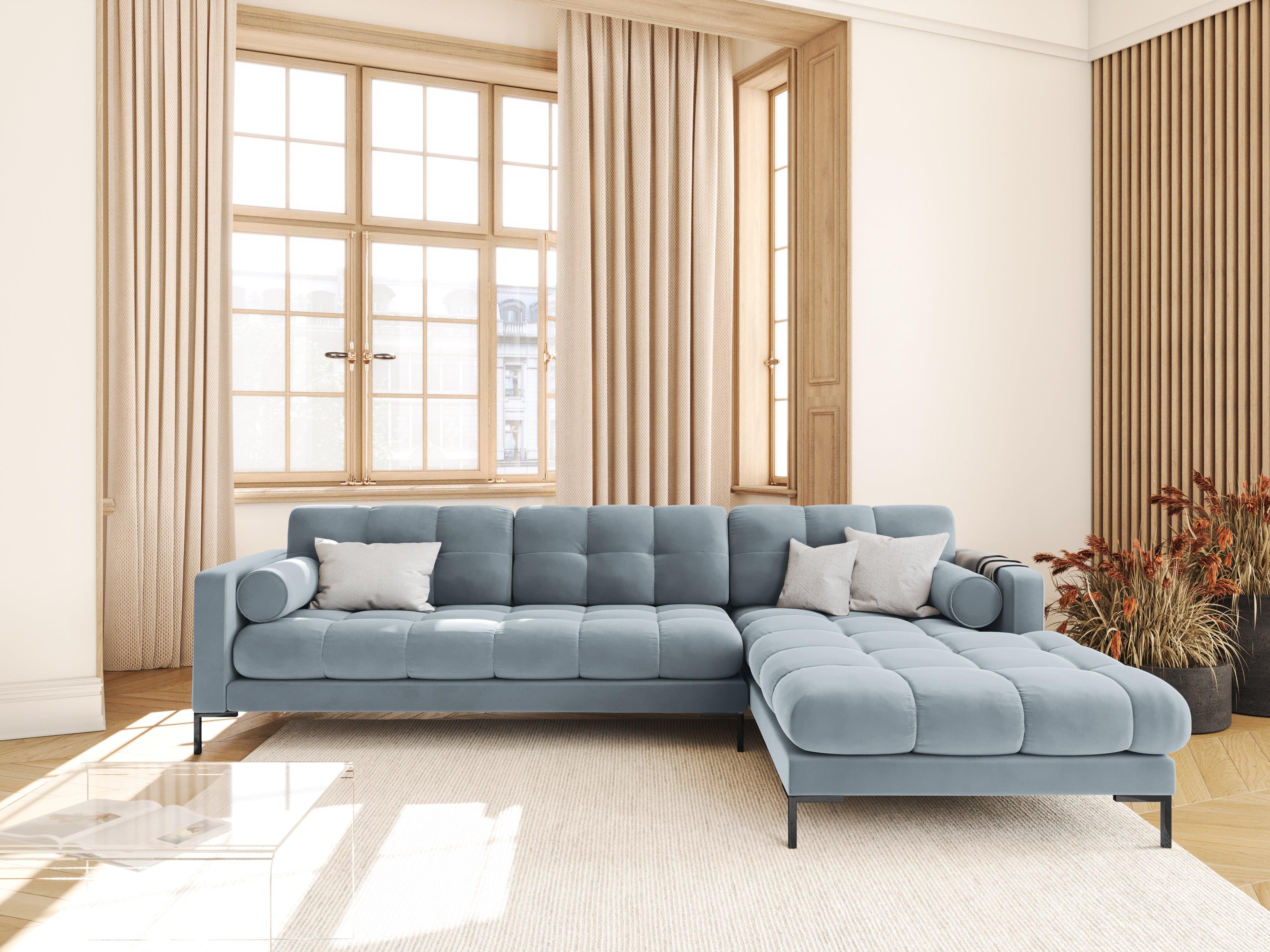 Narożnik aksamitny prawostronny BALI jasnoniebieski z czarną podstawą Cosmopolitan Design Eye on Design