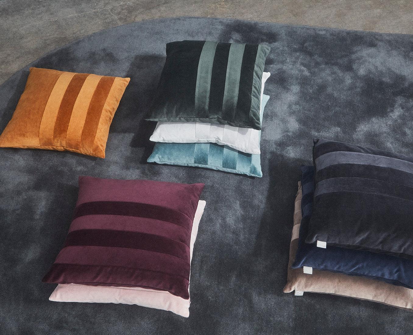 Poduszka aksamitna SANATI bordowy AYTM Eye on Design