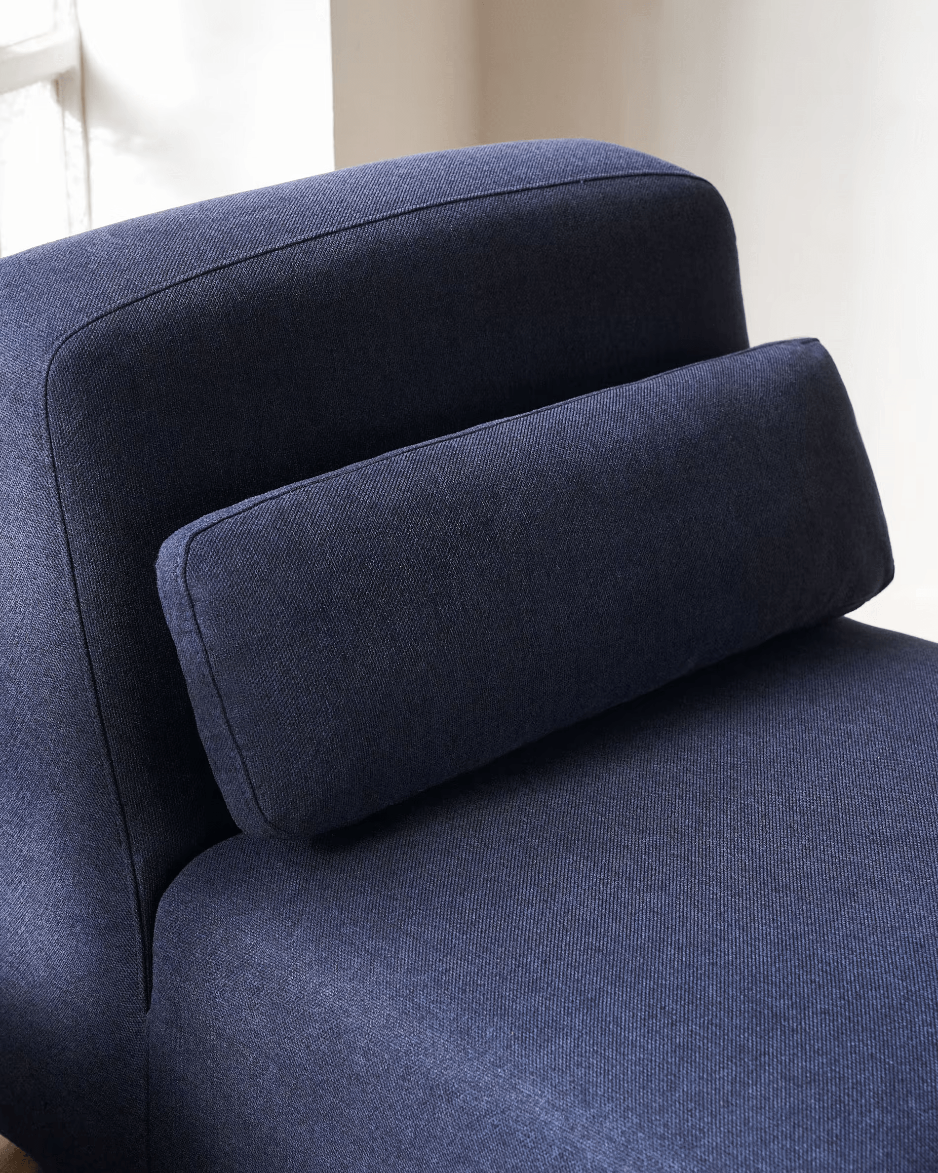 Poduszka NEOM niebieski La Forma Eye on Design