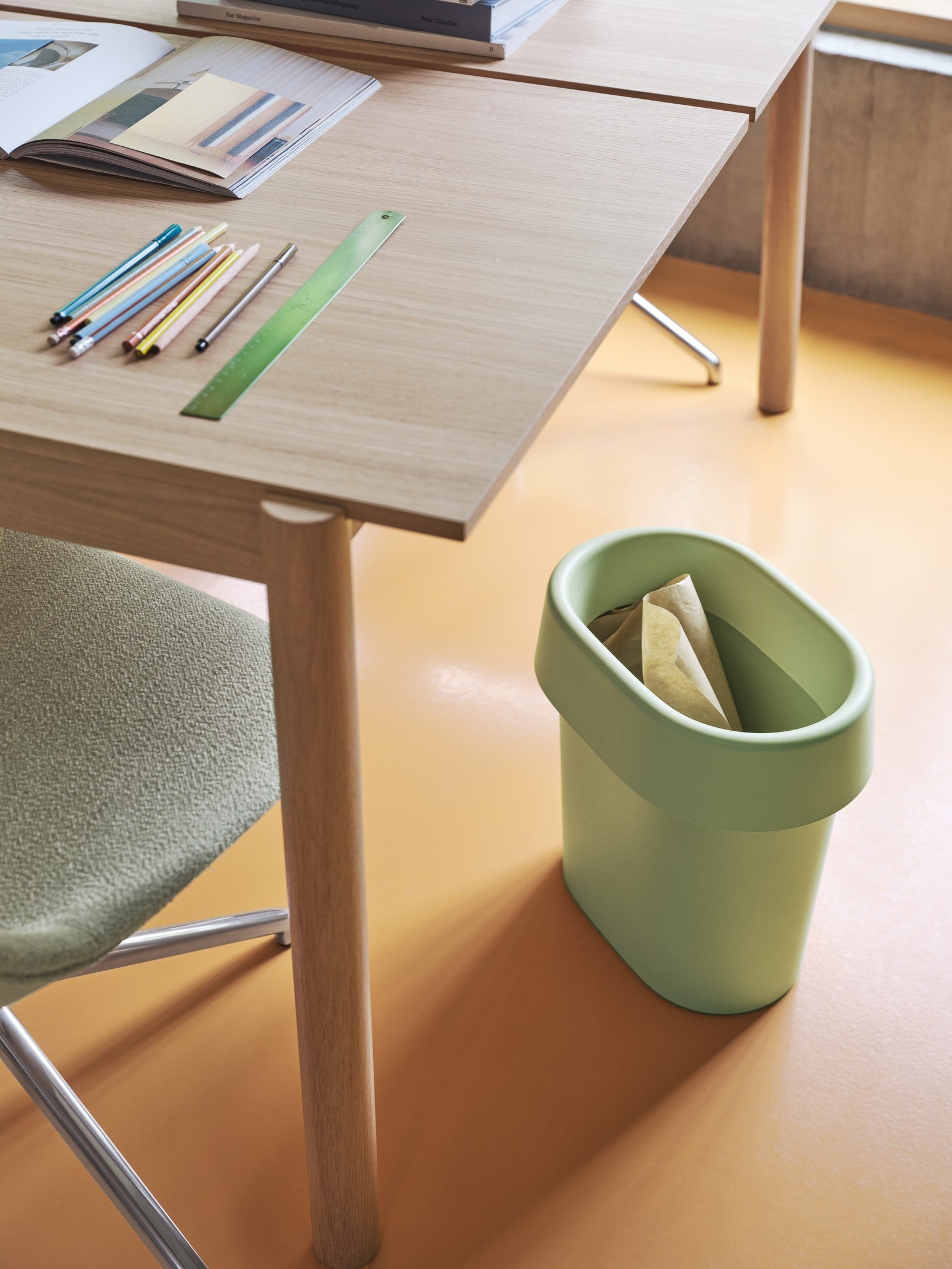 LINEAR SYSTEM Office Desk - CONFIGURATION 2 Oak Veneer