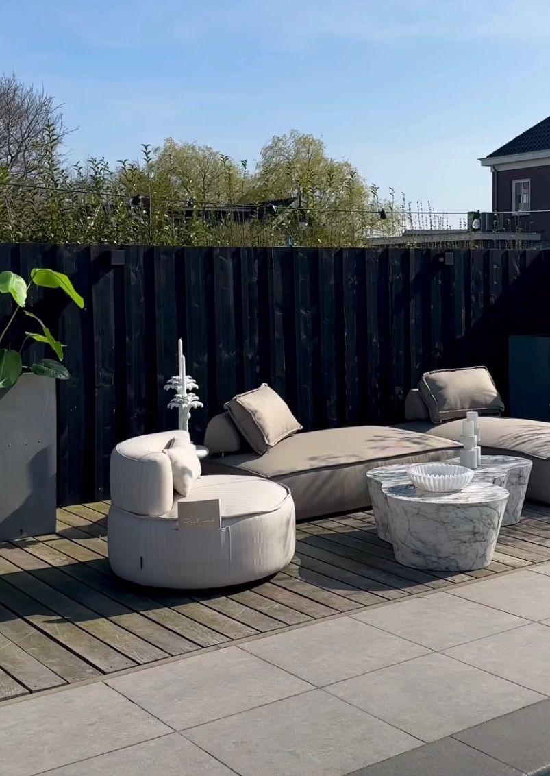 WHITE ROCKYARD Outdoor Coffee Table