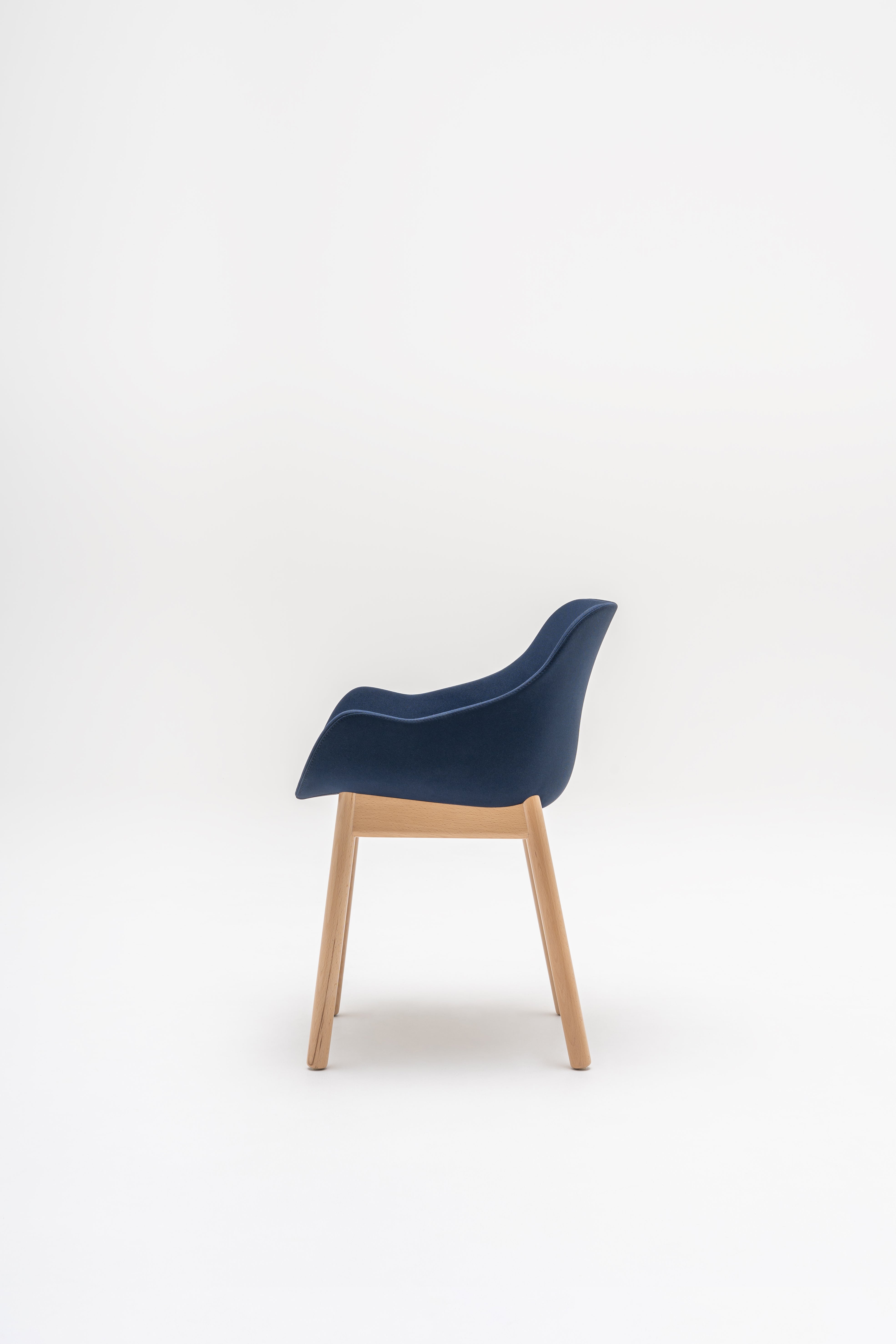 Gepolsterter Stuhl Baltic Classic Holzbasis