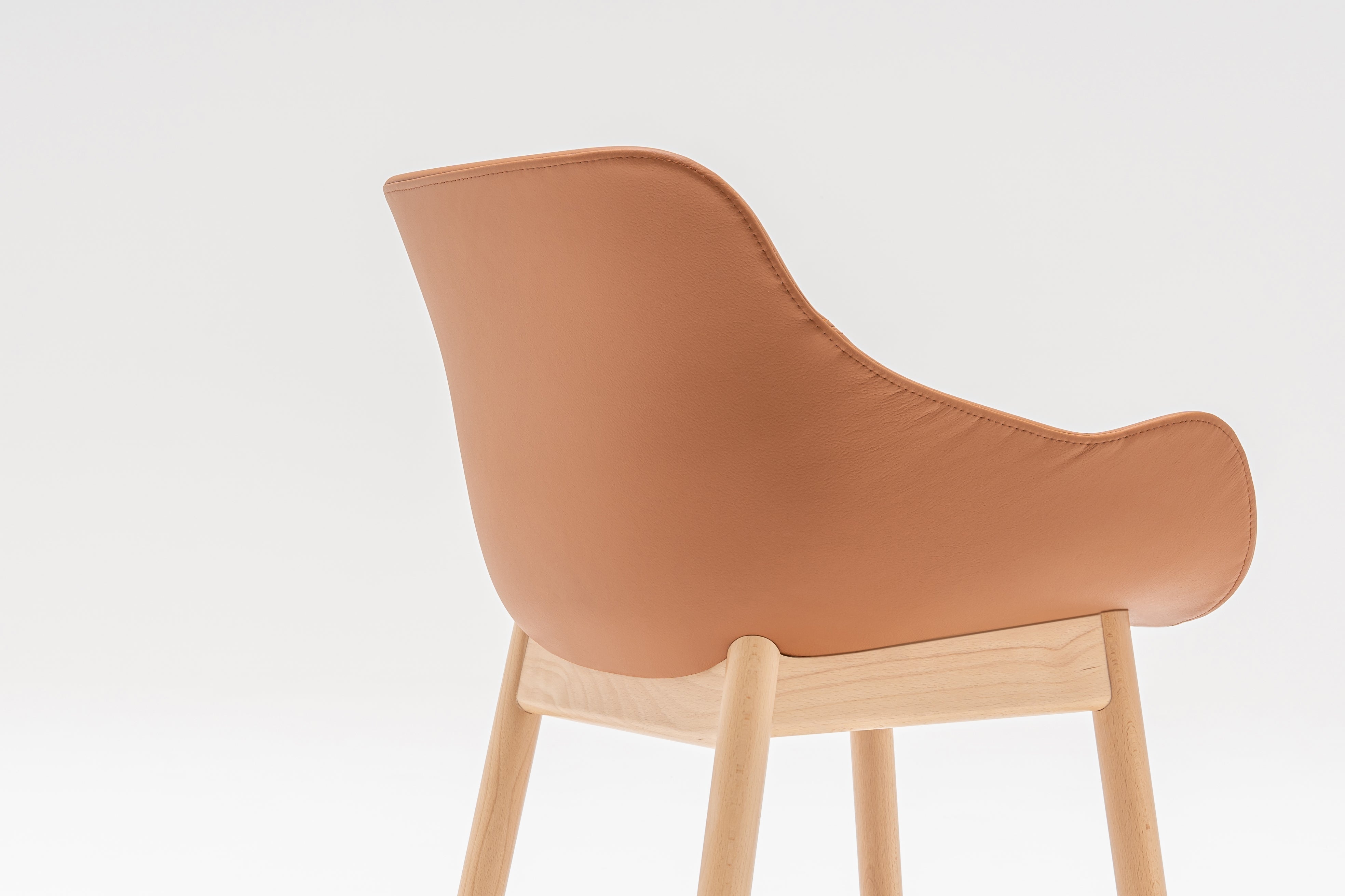 Gepolsterter Stuhl Baltic Classic Holzbasis