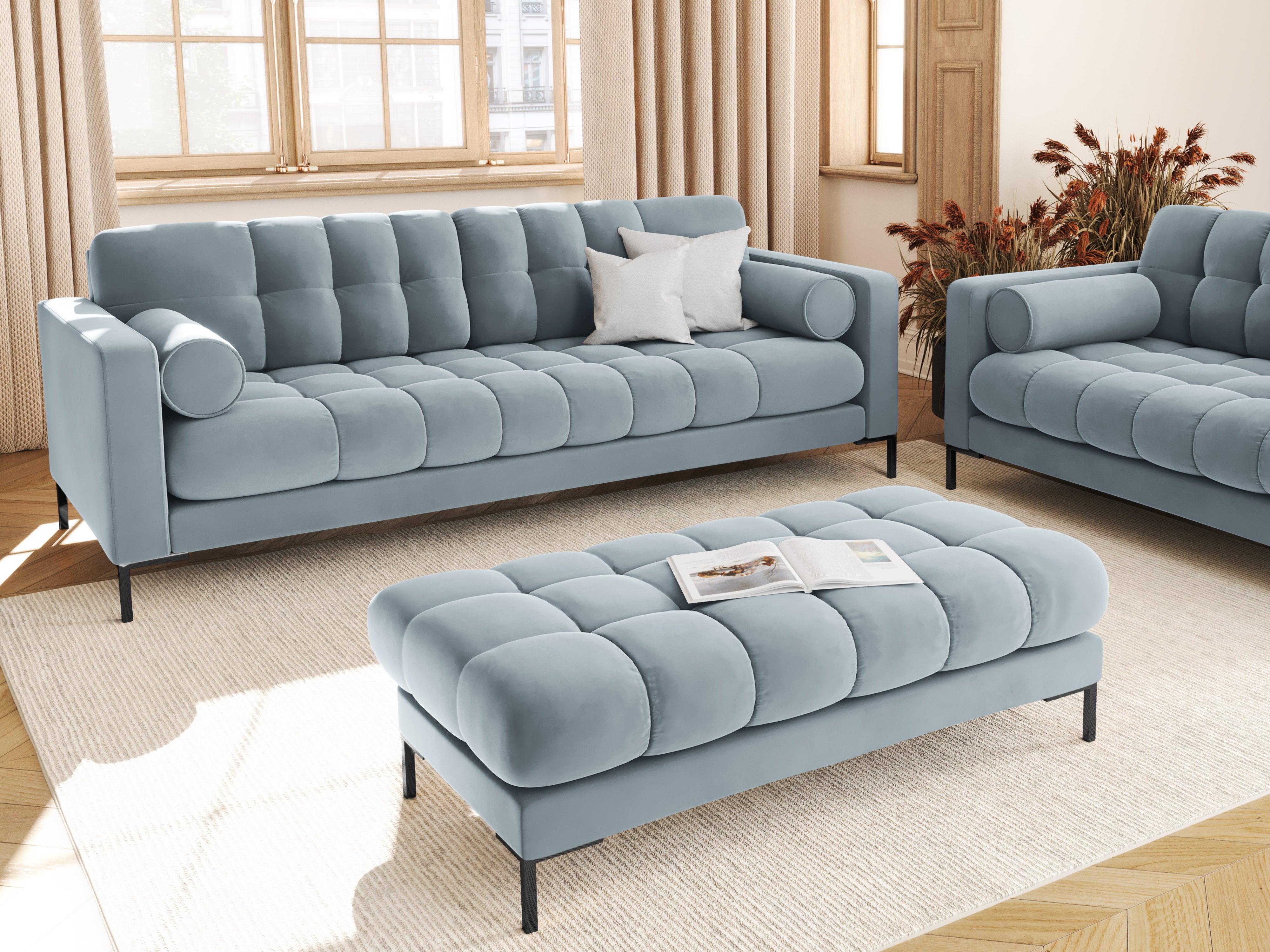 Sofa aksamitna 4-osobowa BALI jasnoniebieski z czarną podstawą – Cosmopolitan Design