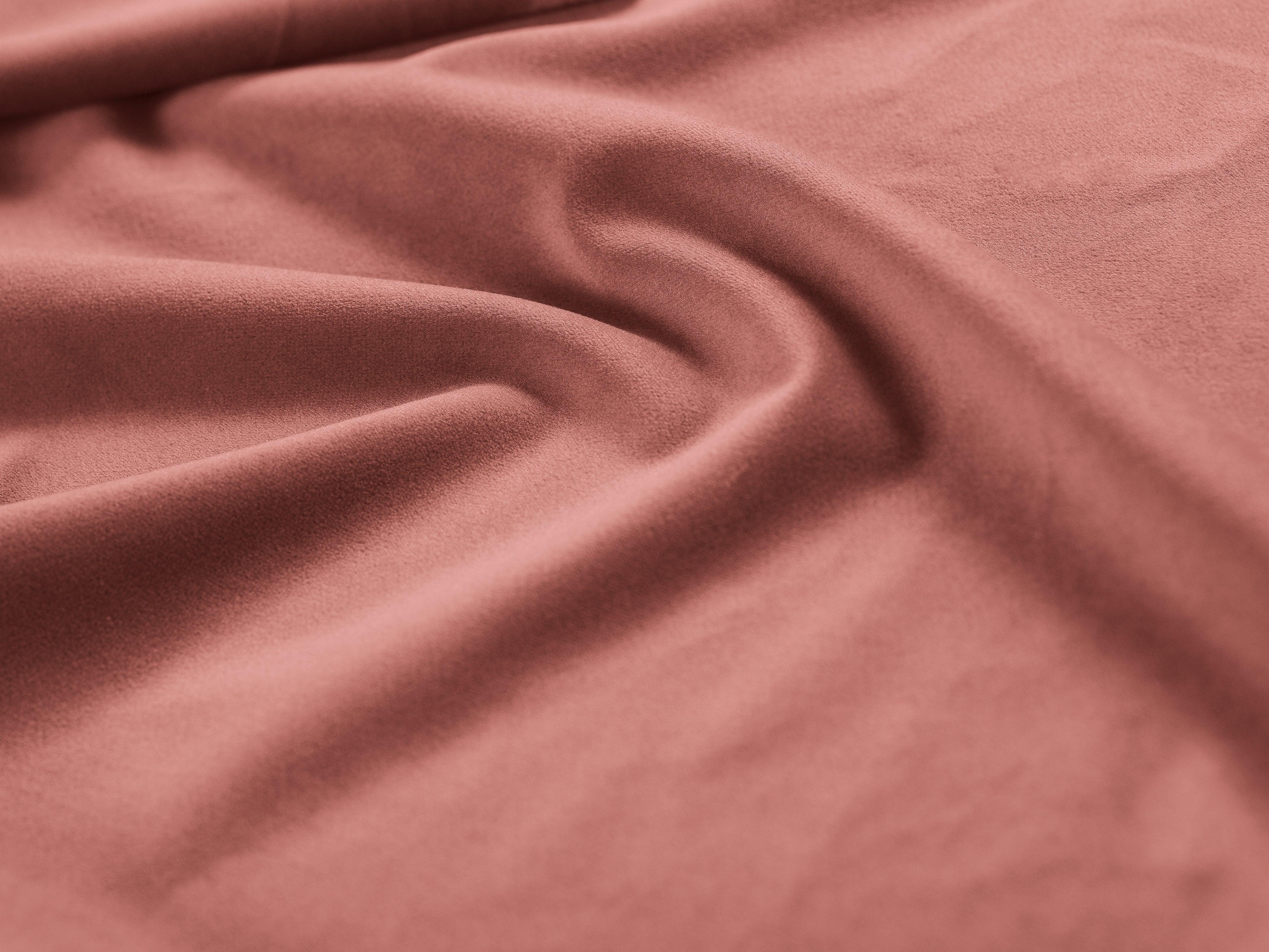 Sofa aksamitna panoramiczna lewostronna 7-osobowa BALI różowy z czarną podstawą Cosmopolitan Design Eye on Design