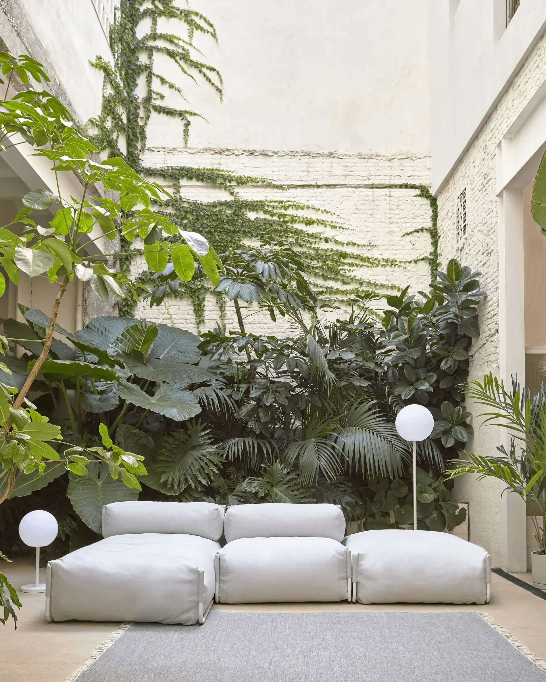 Sofa modułowa ogrodowa SQUARE - fotel jasnoszary na taras i do ogrodu – Kave Home