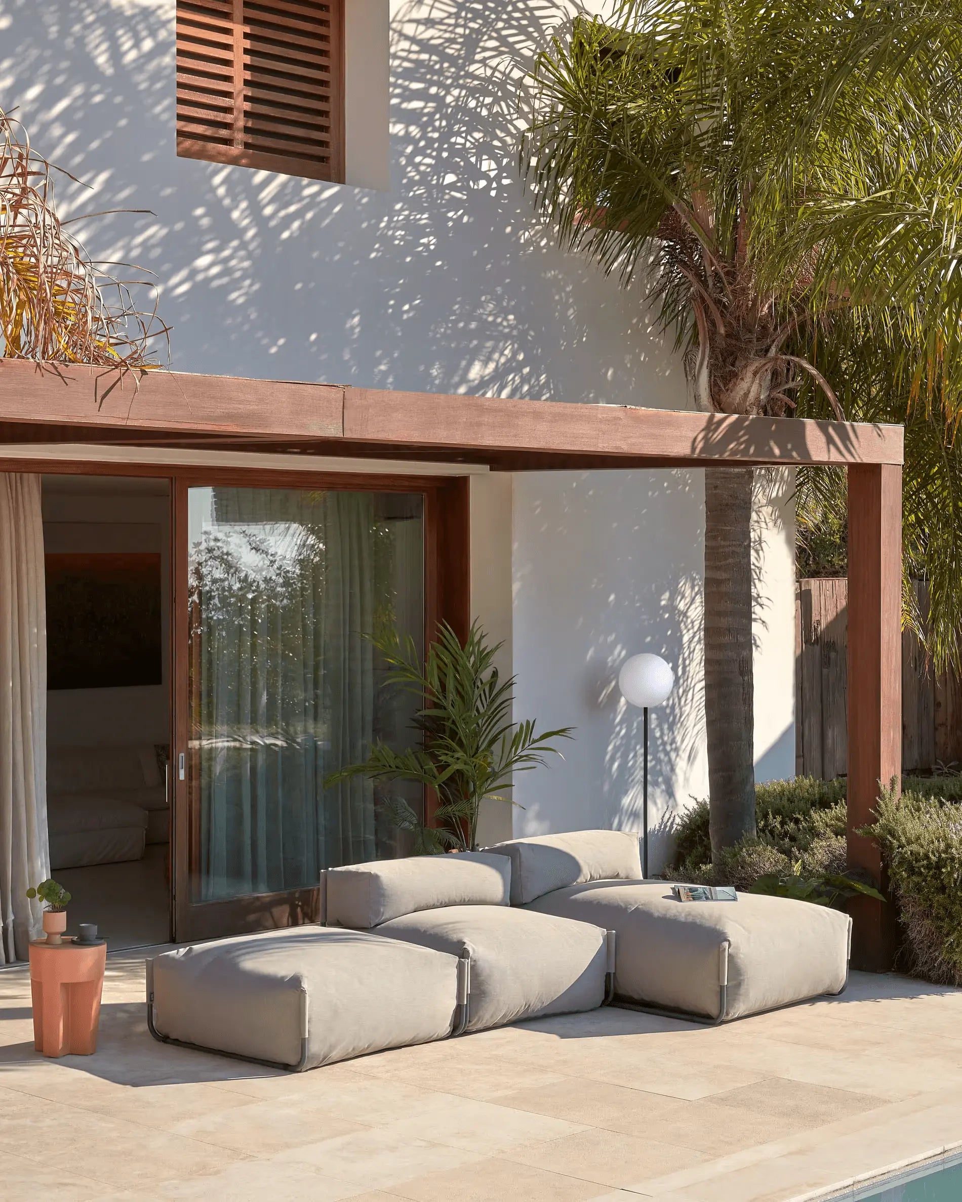 Sofa modułowa ogrodowa SQUARE - puf khaki, marka Kave Home