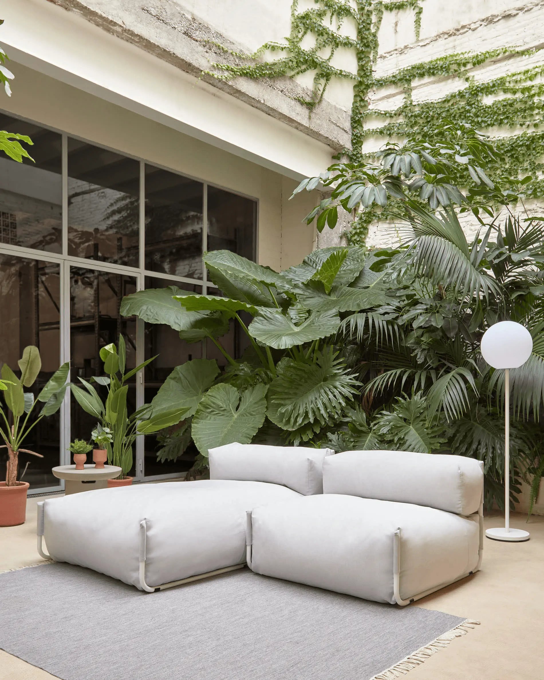Sofa modułowa ogrodowa SQUARE - szezlong jasnoszary, marka Kave Home