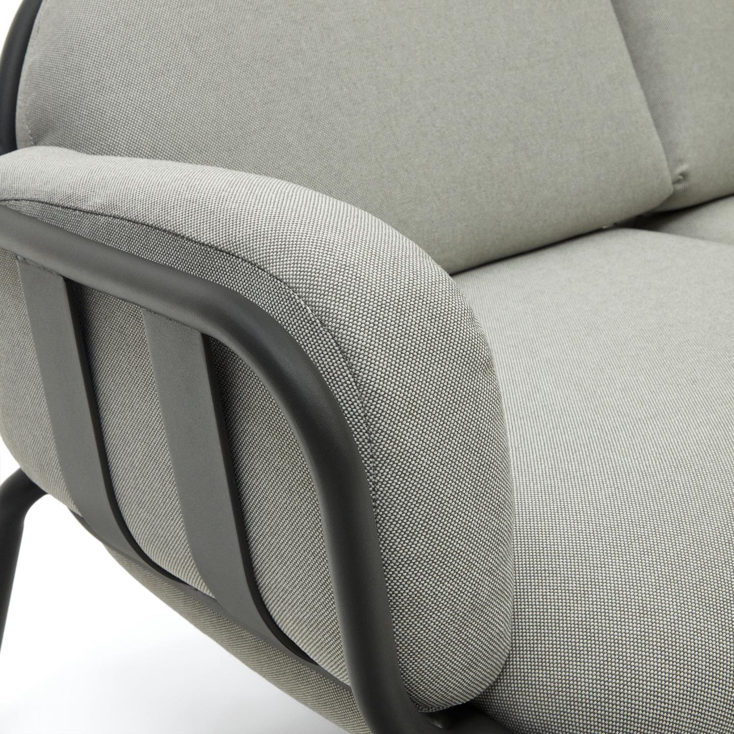 Sofa ogrodowa 2-osobowa JONCOLS szary z czarną podstawą La Forma Eye on Design