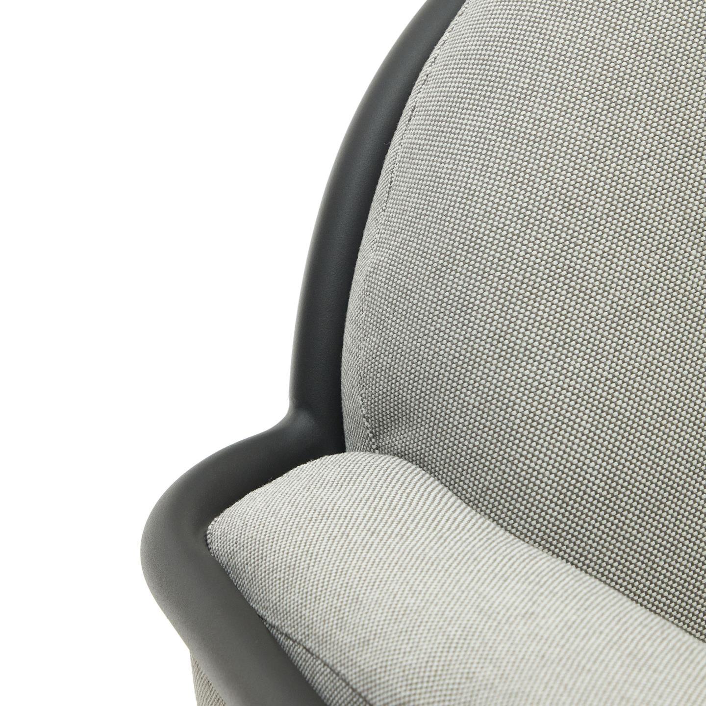 Sofa ogrodowa 3-osobowa JONCOLS szary z czarną podstawą La Forma Eye on Design