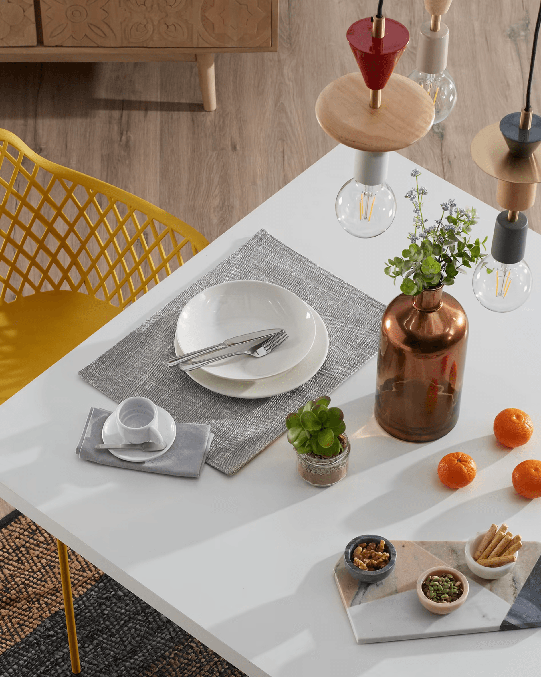 Stół ARGO biały z białą podstawą La Forma Eye on Design