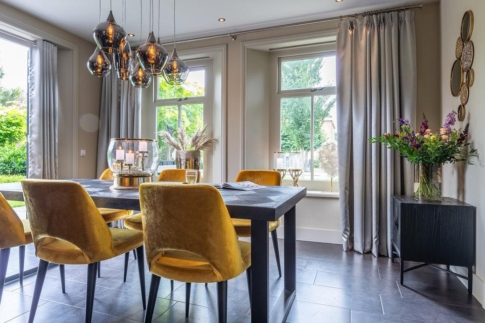 Stół BLAX czarny fornir dębowy Richmond Interiors Eye on Design