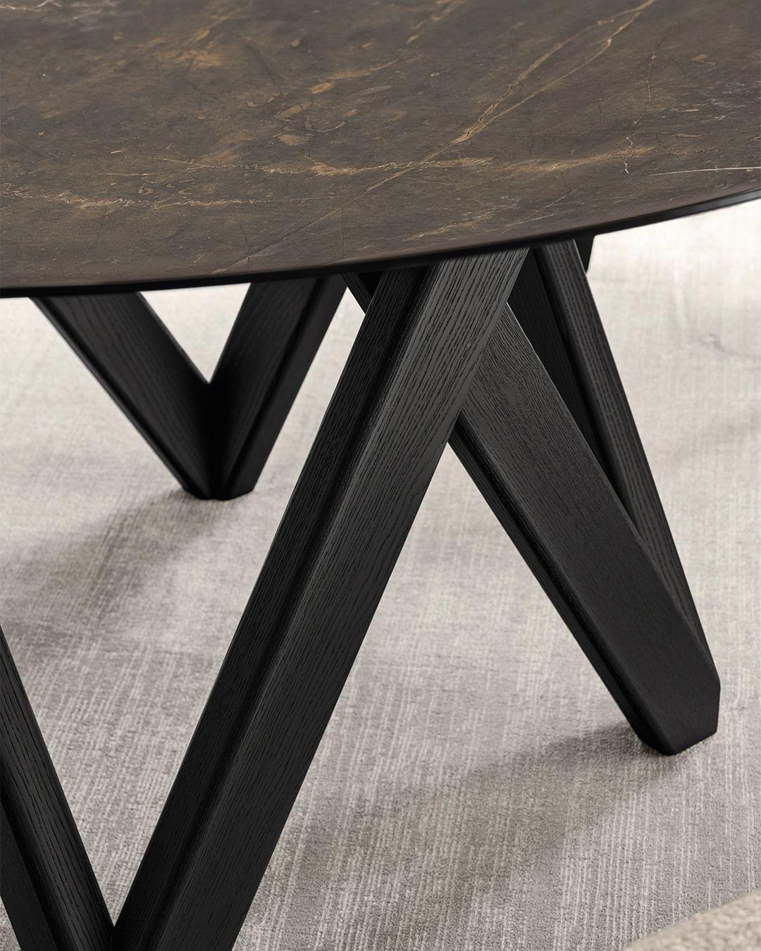 Stół CARTESIO brązowa ceramika z drewnianą podstawą Calligaris Eye on Design