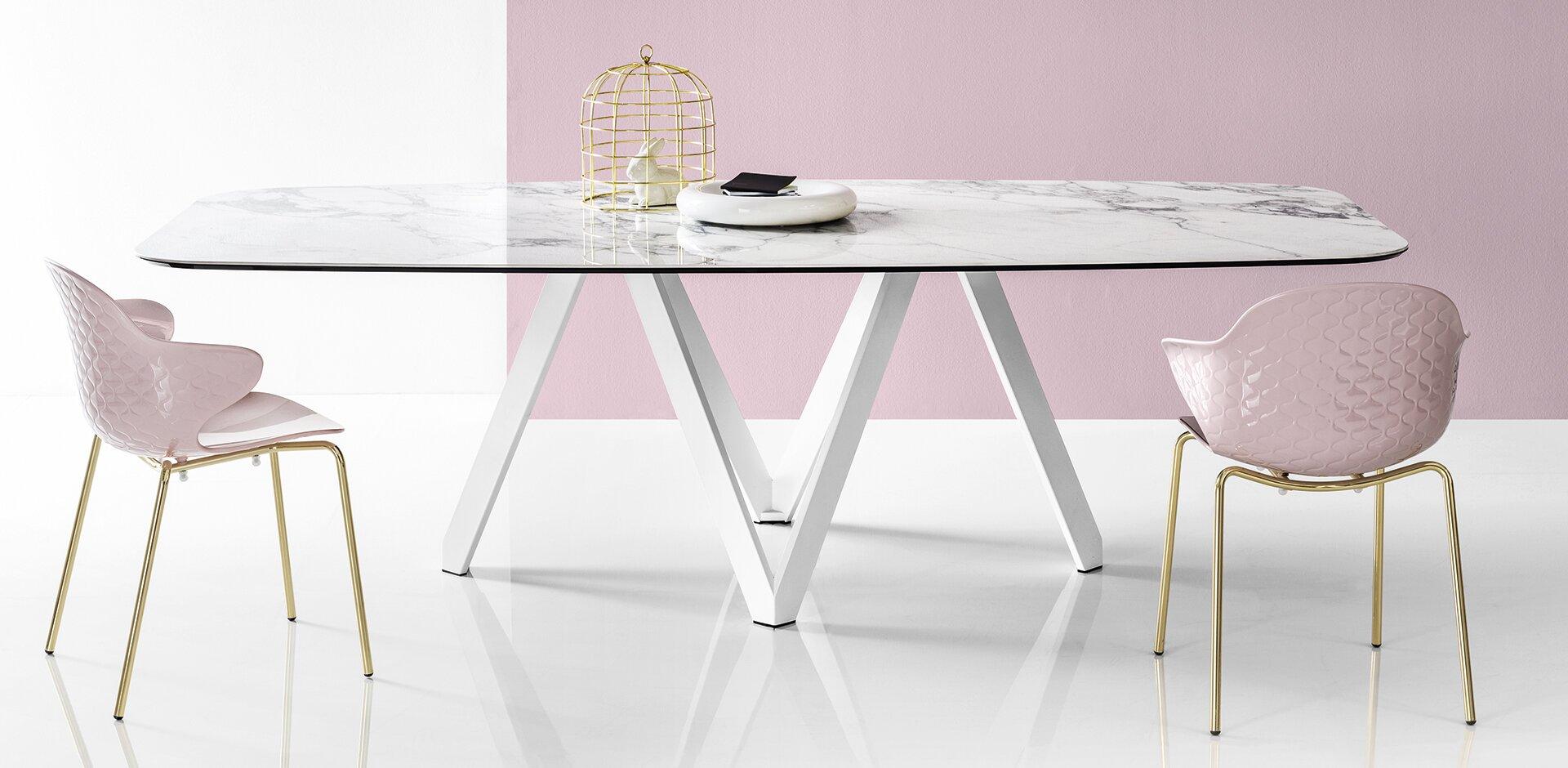Stół CARTESIO złoty marmur z drewnianą podstawą Calligaris Eye on Design