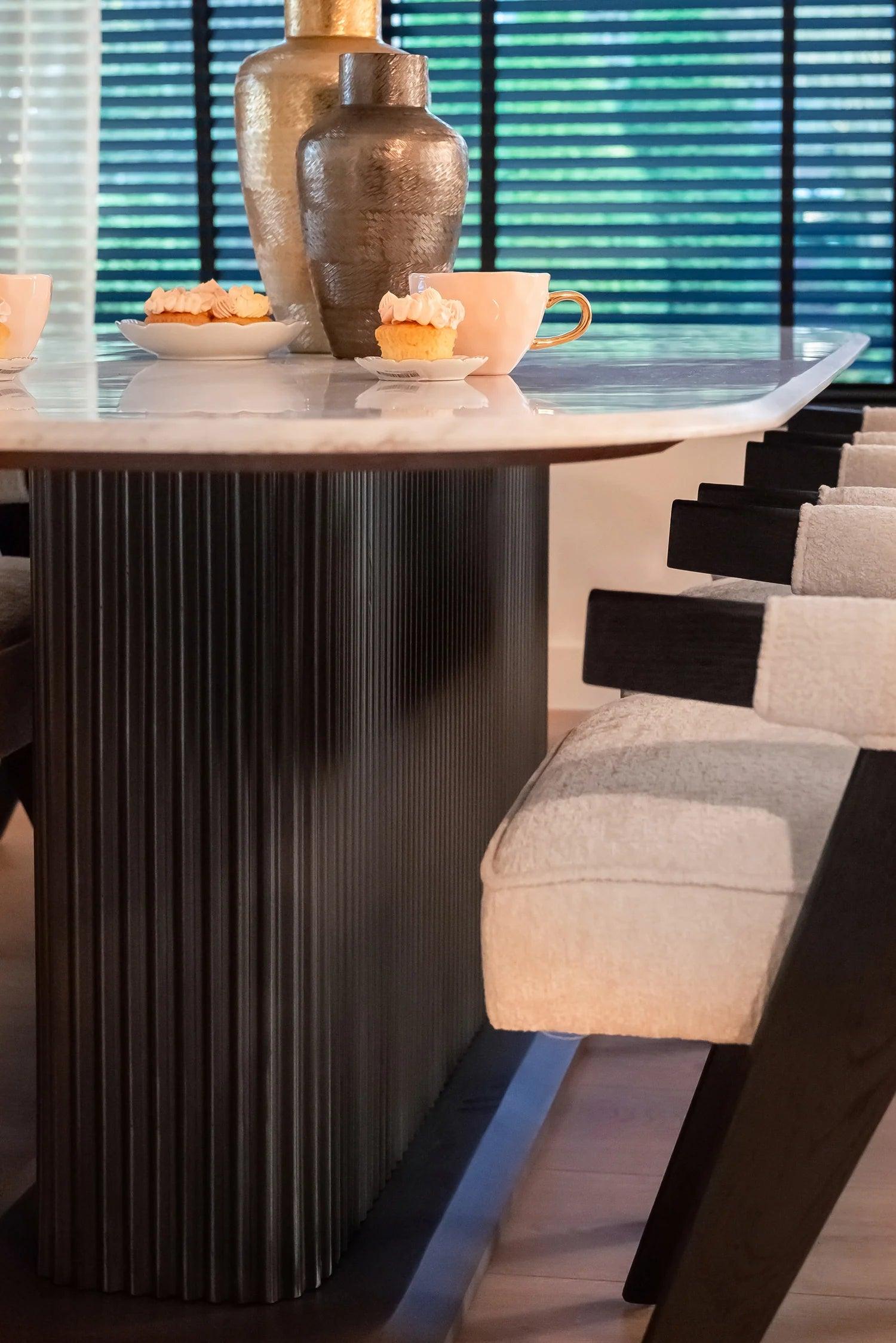 Stół MAYFIELD biały marmur Richmond Interiors Eye on Design