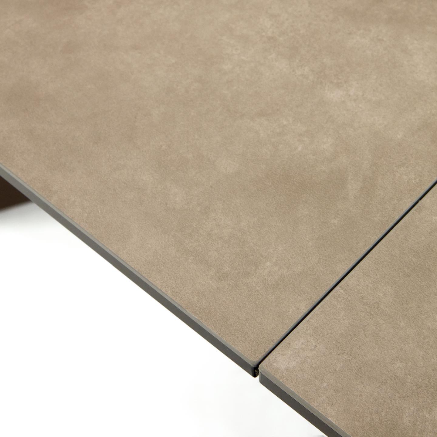 Stół rozkładany ATMINDA porcelanowy blat z brązową podstawą – Kave Home