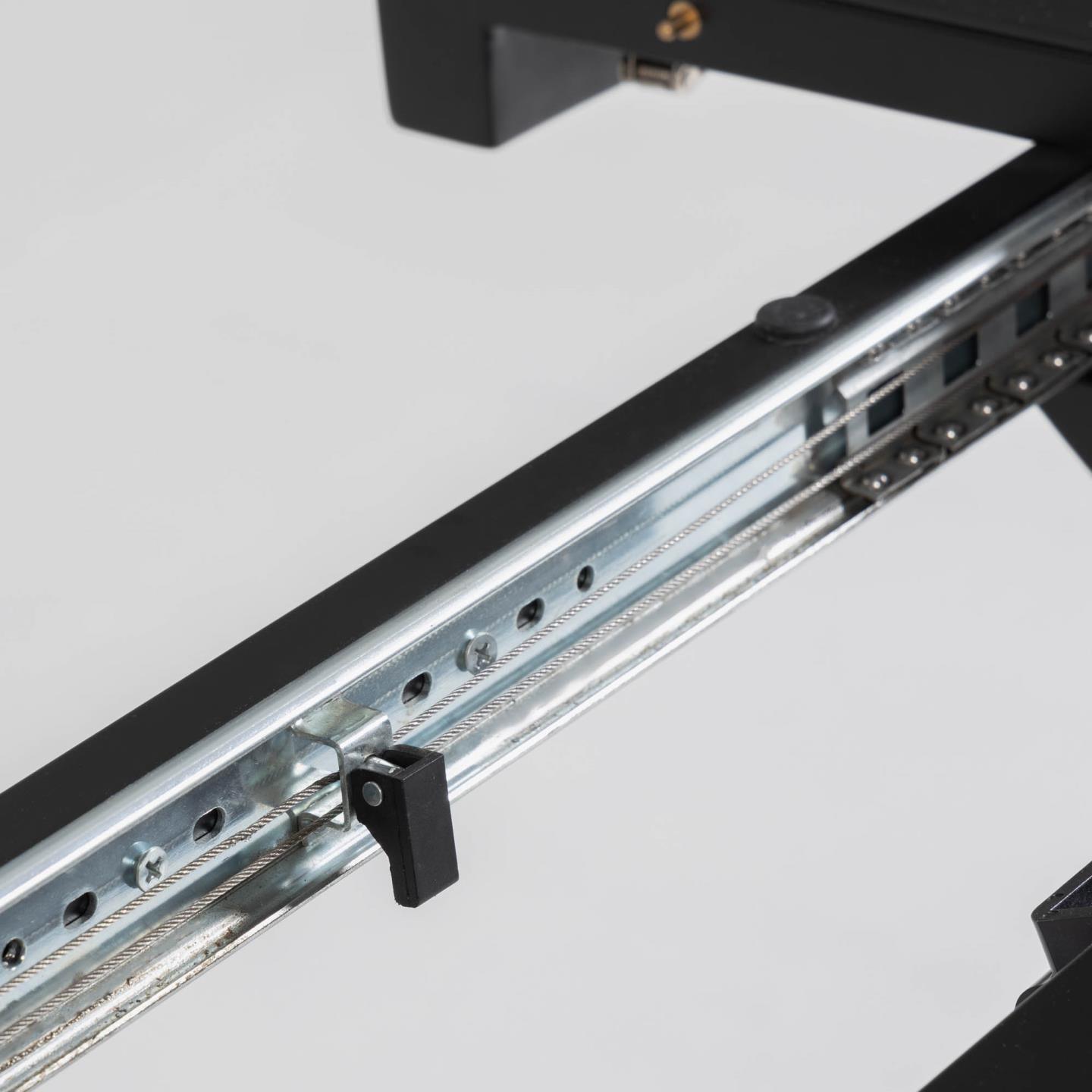 Stół rozkładany okrągły VASHTI szklany blat z czarną podstawą La Forma Eye on Design