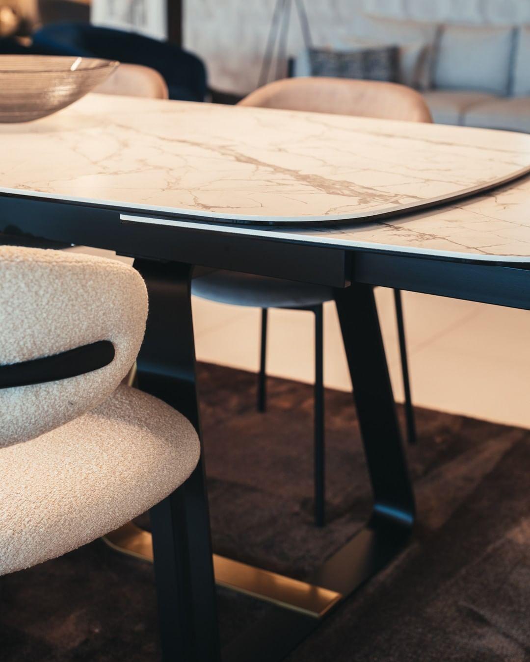 Stół rozkładany SUNSHINE brązowa ceramika Calligaris Eye on Design