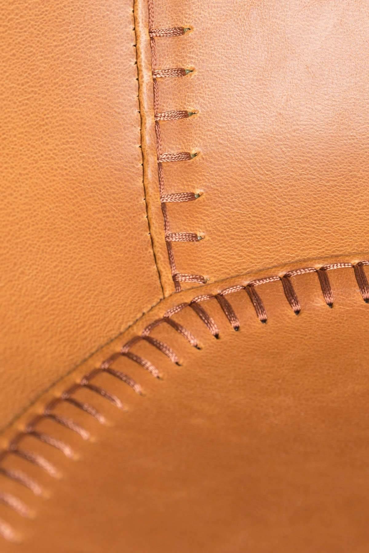 Stołek barowy FESTON ekoskóra brązowy Zuiver Eye on Design