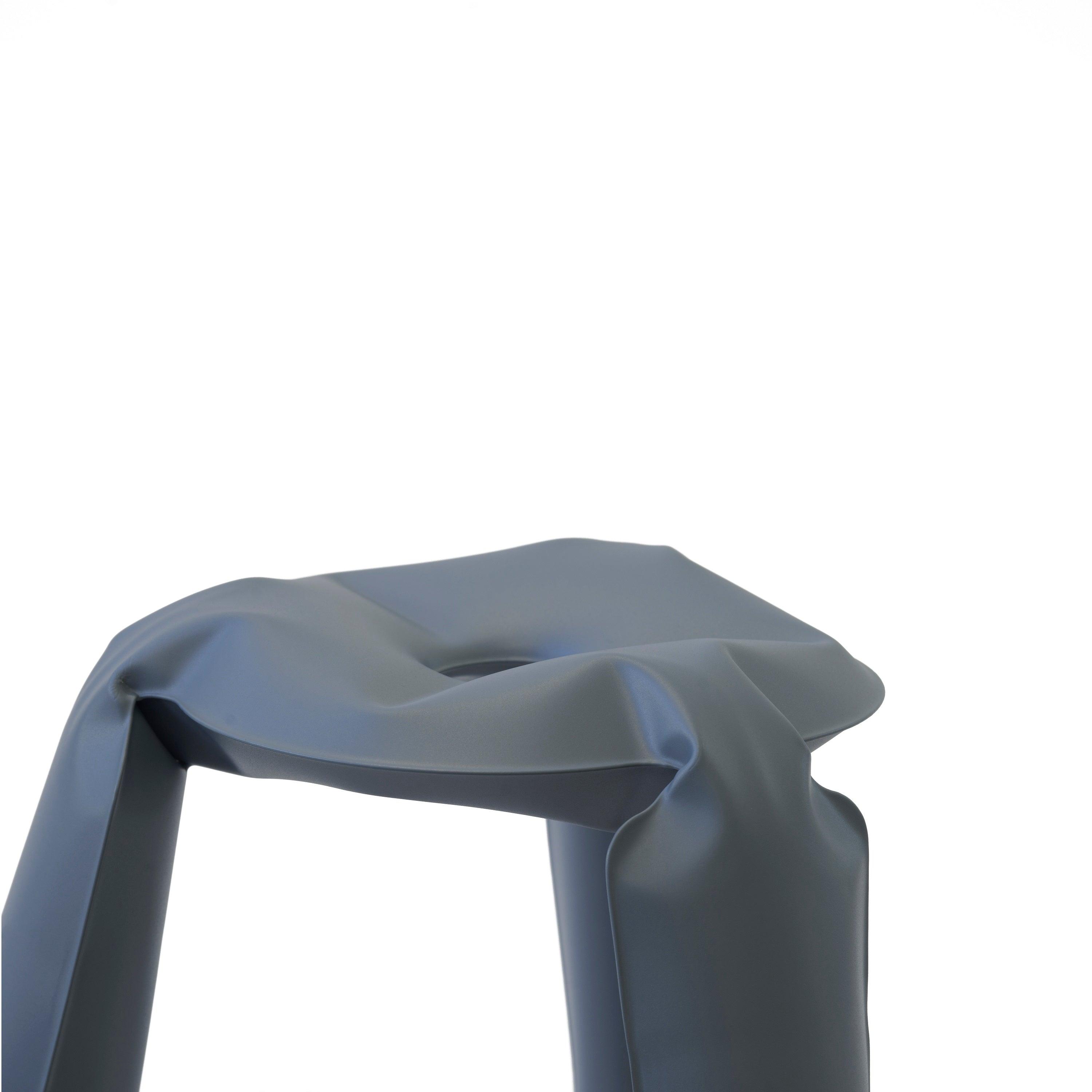 Stołek barowy PLOPP niebiesko-szary mat Zieta Studio Eye on Design