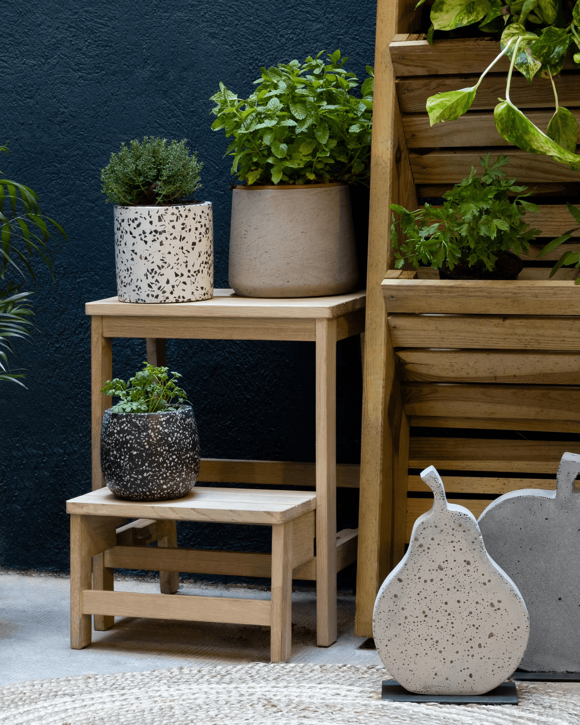 Stołek NELL lite drewno brzozowe do kuchni – Kave Home