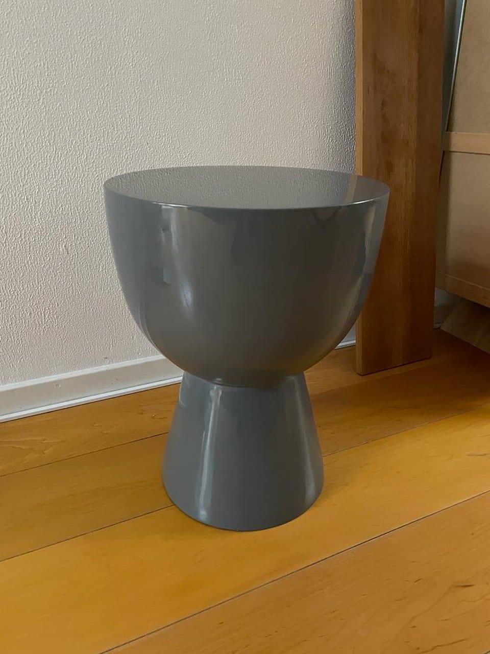 Stołek TAM TAM ciemnoszary Pols Potten Eye on Design